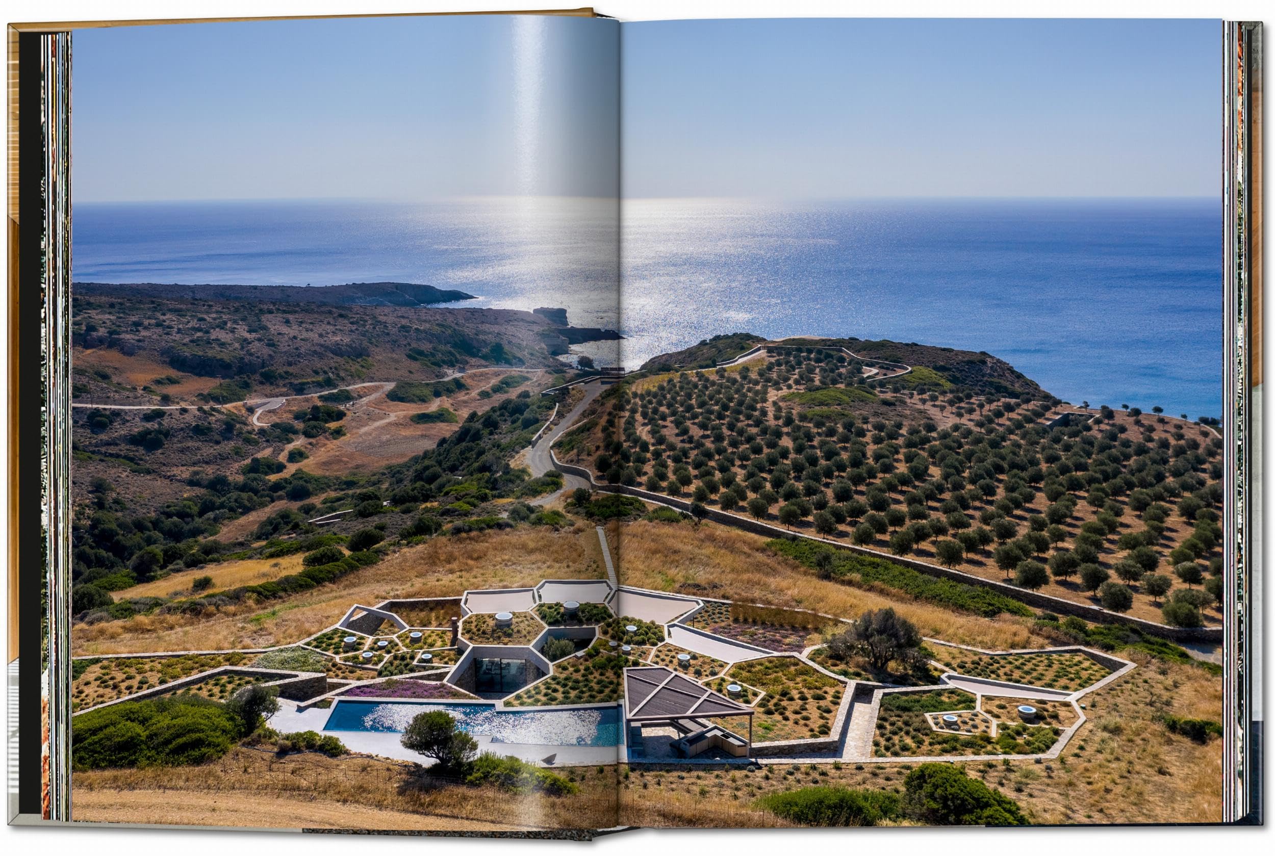 Homes for Our Time. Contemporary Houses Around the World. Vol. 2. 45th Ed.