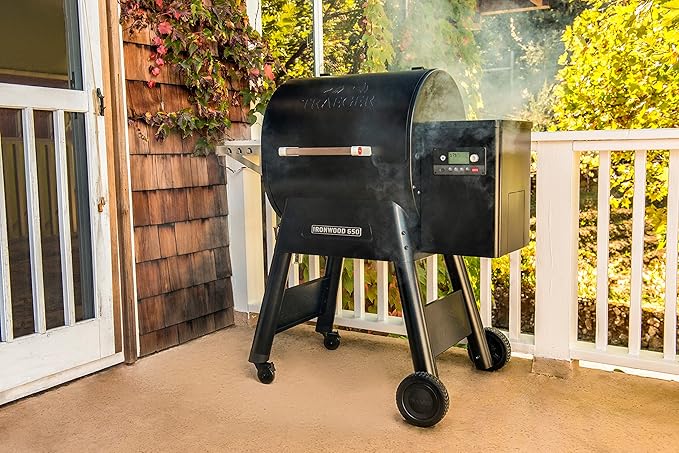 Traeger Ironwood 650 (Smart Grill with Wi FIRE + Alexa)