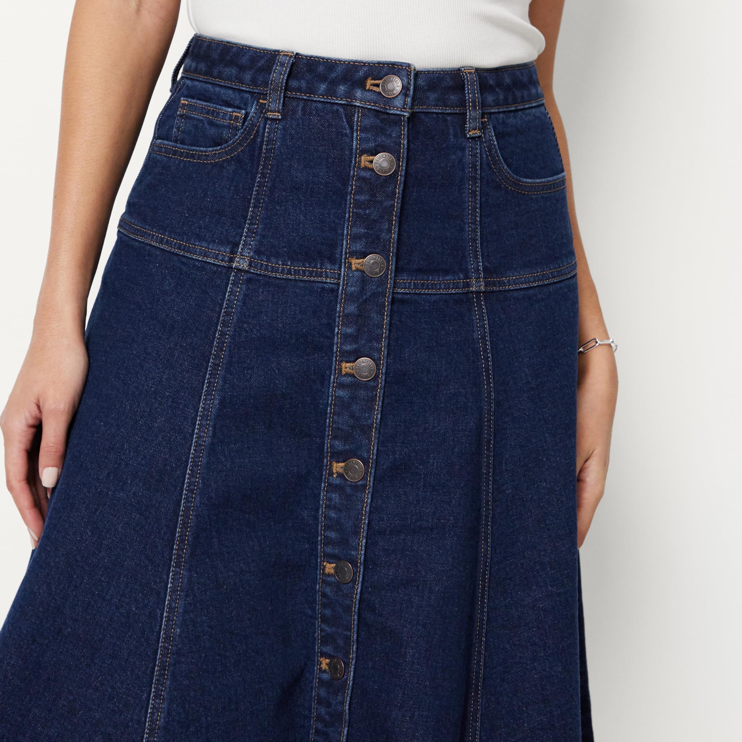 Amazon Essentials Mujer Falda Midi Acampanada de Mezclilla de Talle Alto con Botones