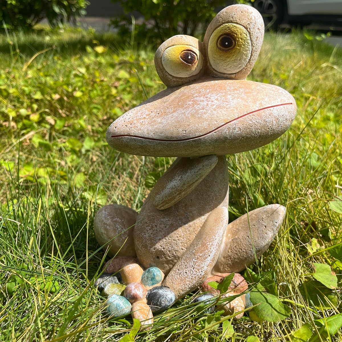 Funny Frog Garden Statue Outdoor Dec Cute Resin Animal Figurine Weatherproof for Yard Lawn Patio Garden Bed Pathway - Whimsical Indoor Outdoor Ornament Gift for Nature Lovers