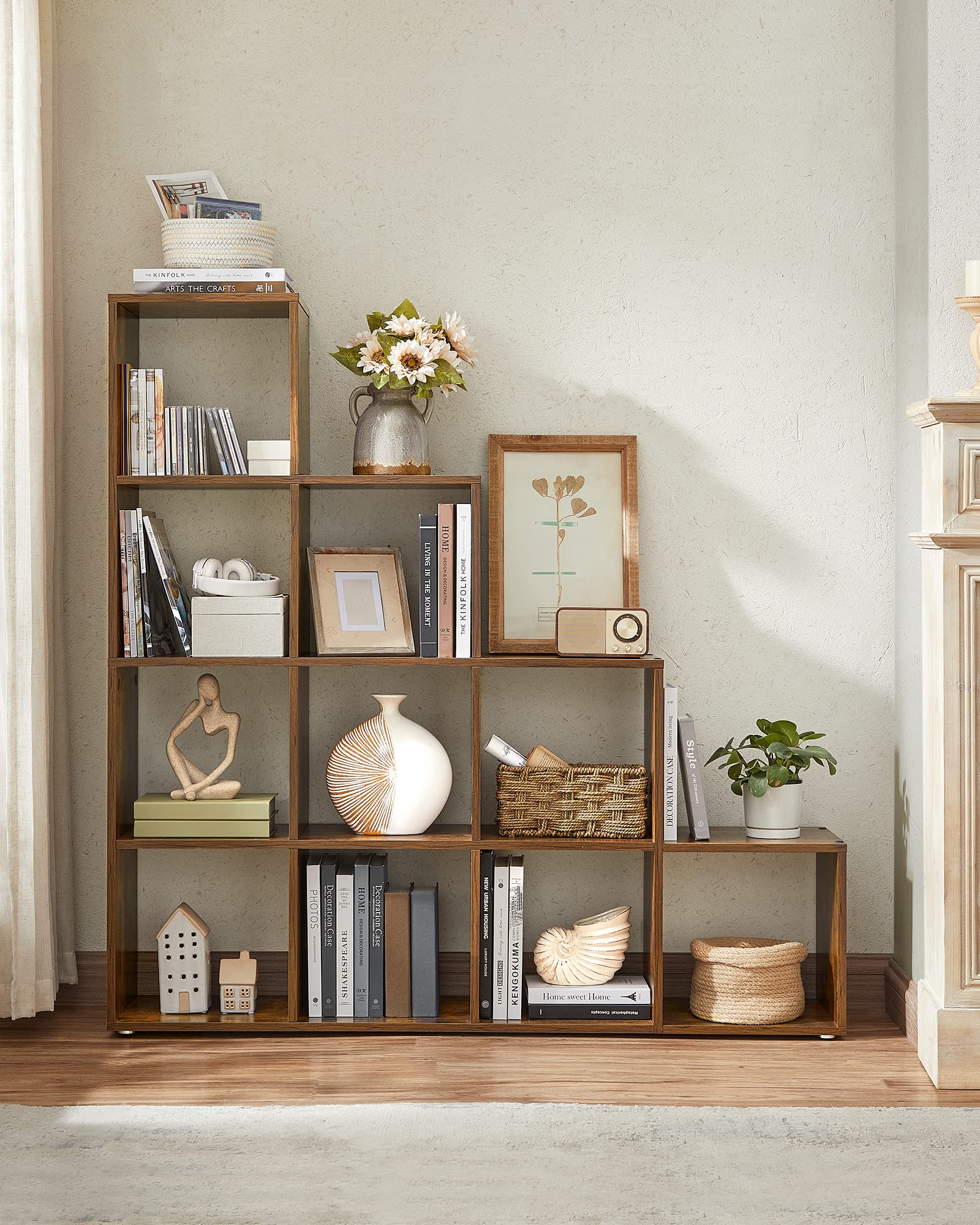 VASAGLE Custos Kollektion Bücherregal mit 10 Fächern, Stufenregal, Ordnungssystem, 27 x 129,5 x 129,5 cm, vintagebraun