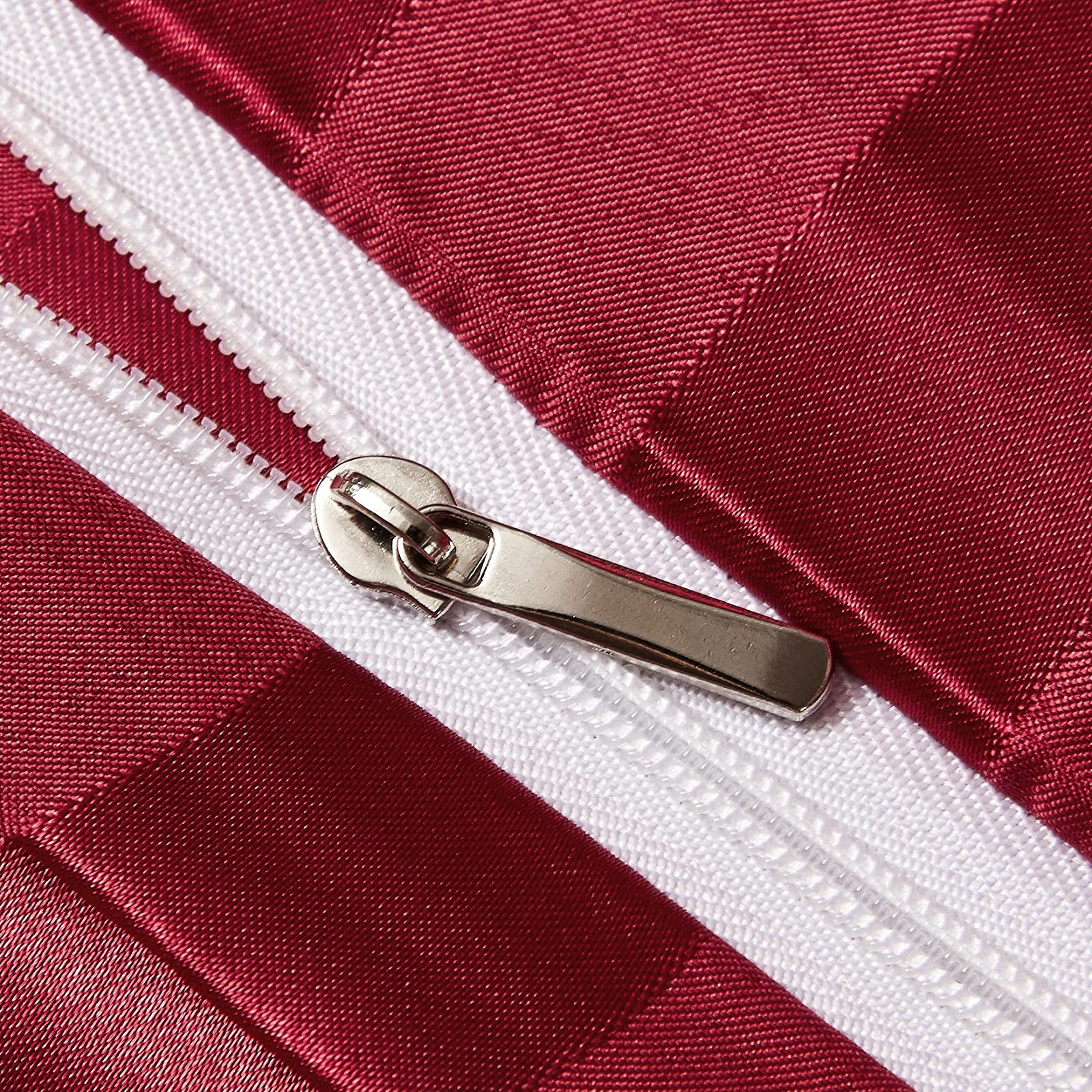 Damier Ropa de cama de 200 x 200 cm, satén rojo a rayas, juego de 3 piezas liso brillante de lujo de alta calidad, funda nórdica con cremallera oculta y 2 fundas de almohada de 80 x 80 cm