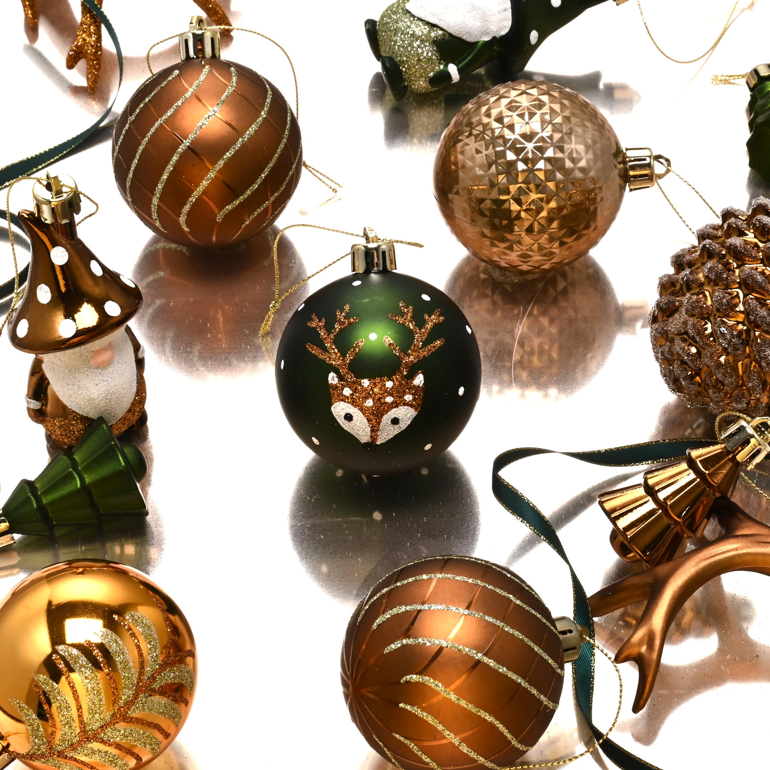 Valery Madelyn Weihnachtskugeln Set, 40pcs Christbaumkugeln Kunststoff Weihnachtskugel Bronze Weihnachtsdeko mit Geschenkpaket Aufhänger Weihnachtsbaumschmuck Waldland Thema(Bronze Grün)