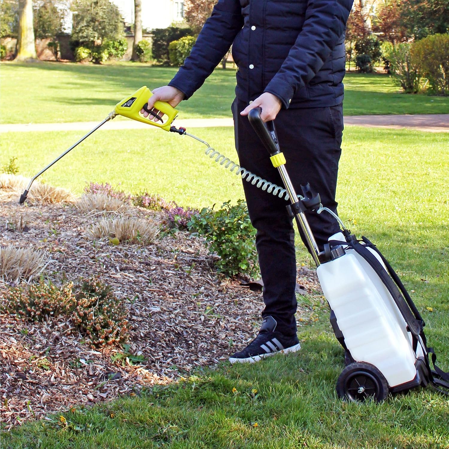 FISHTEC - Pulvérisateur Électrique 16 L sur roulettes - Batterie Rechargeable Autonomie 40 Minutes Lance 40 cm Tuyau Extensible - Pulvérisation Jardin Toiture Terrasse Entretien Extérieur — vue 6