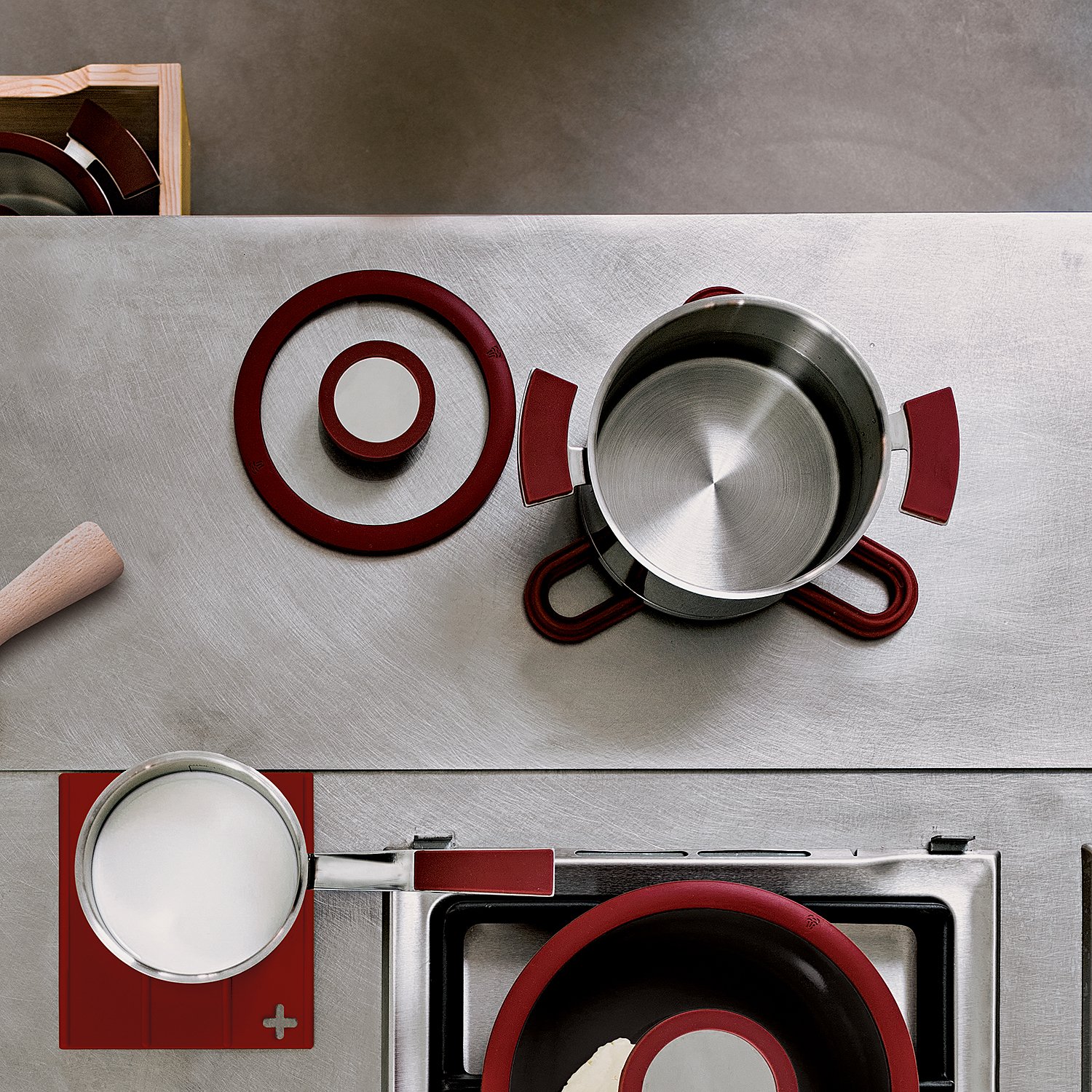 Sambonet 12'O'Clock Red - Casseruola Acciaio 24cm Con Manico In Silicone Rosso