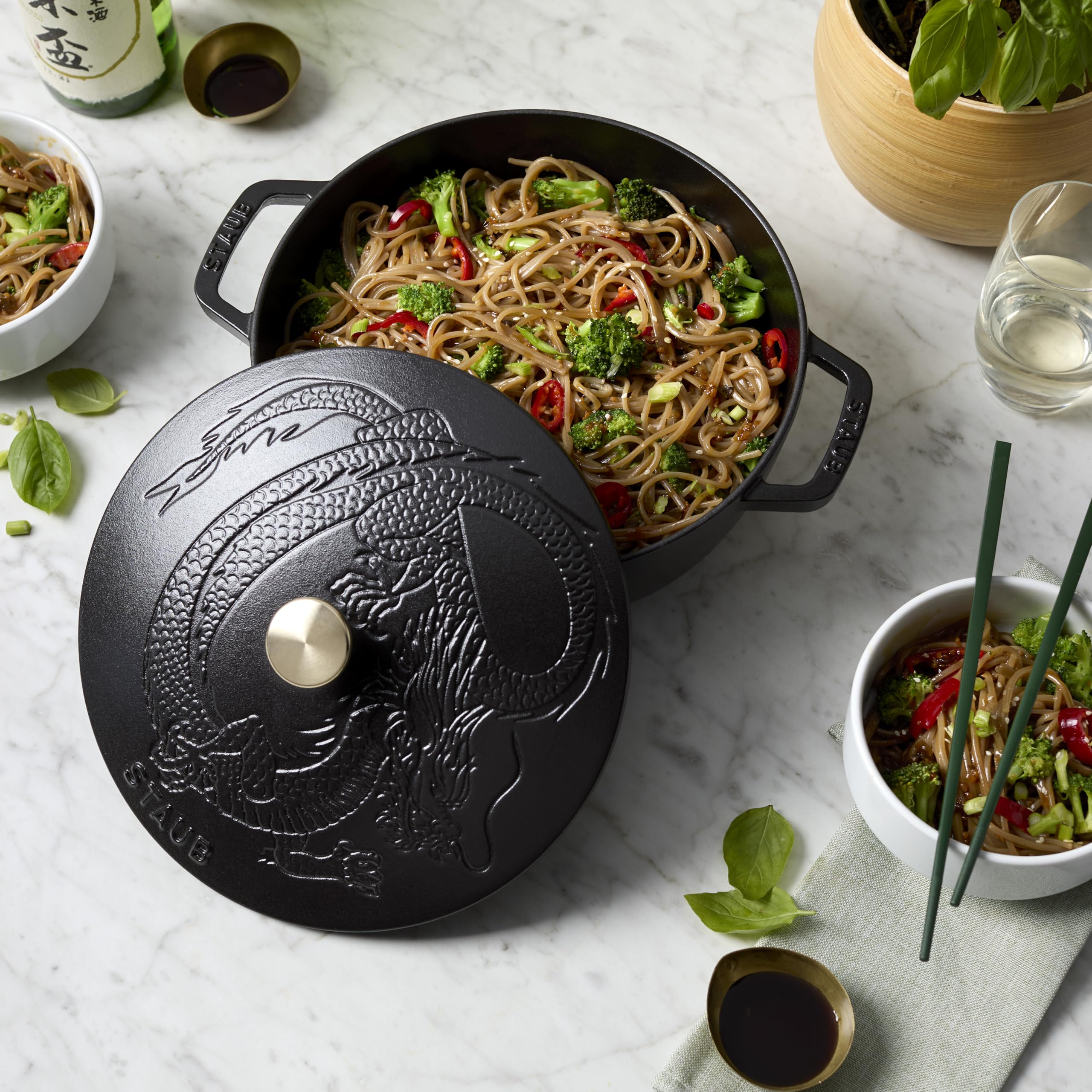 Amazon.com: Staub Cast Iron 3.75-qt Essential French Oven with