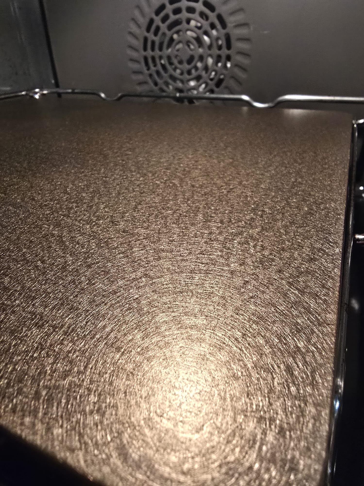 Backstahl für Pizza und Brot 38 x 33 cm / 8 mm Stärke. Premium Pizzastein aus hochwertigem Stahl. Pizzabackstahl für Backofen und Grill. Keine scharfen Kanten