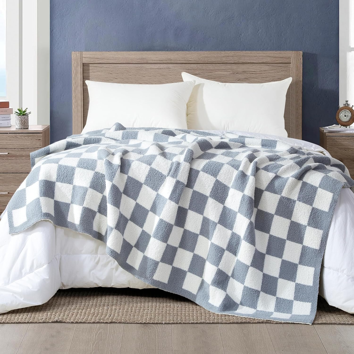 Elegant Comfort Premium Checkered Reversible Throw Blanket - Ultra Soft and Lightweight, Luxury Knitted Breathable Fleece for Couch, Bed, Sofa - Warm Velvet Fluffy Throw, 50 x 70 Inch, Gray