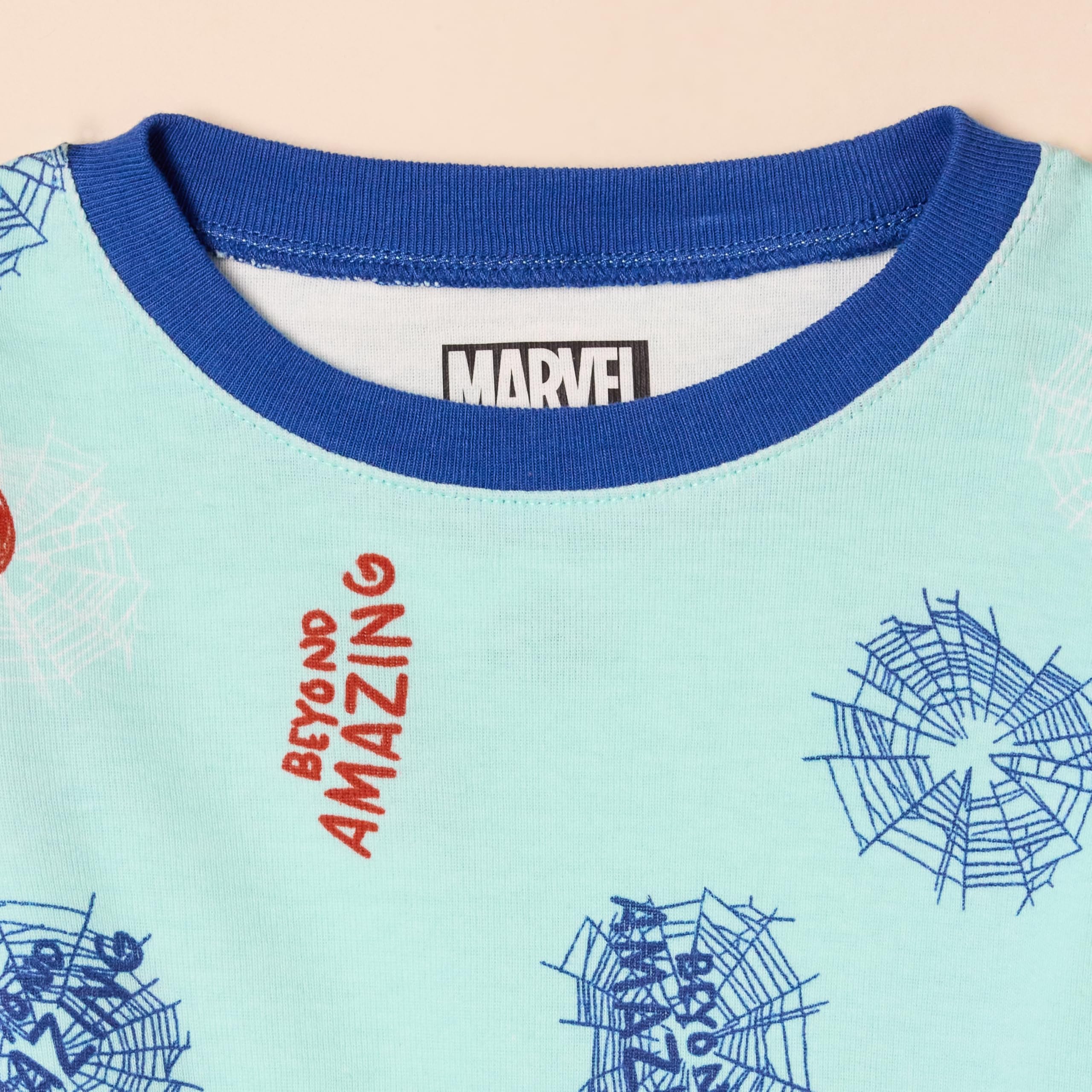 Amazon Essentials Marvel Pigiama Aderente, 3 Pezzi Bambini e Ragazzi