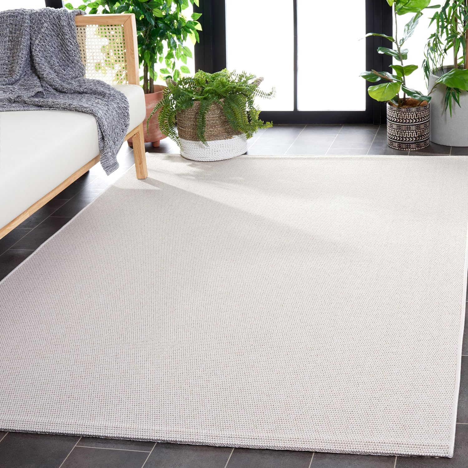 SAFAVIEH Washable Rug Outdoor Sisal All-Weather Collection - 4' x 6', Ivory & Beige, Non-Shedding & Easy to Clean, Ideal for Patio, Backyard, Mudroom (SAW642A)