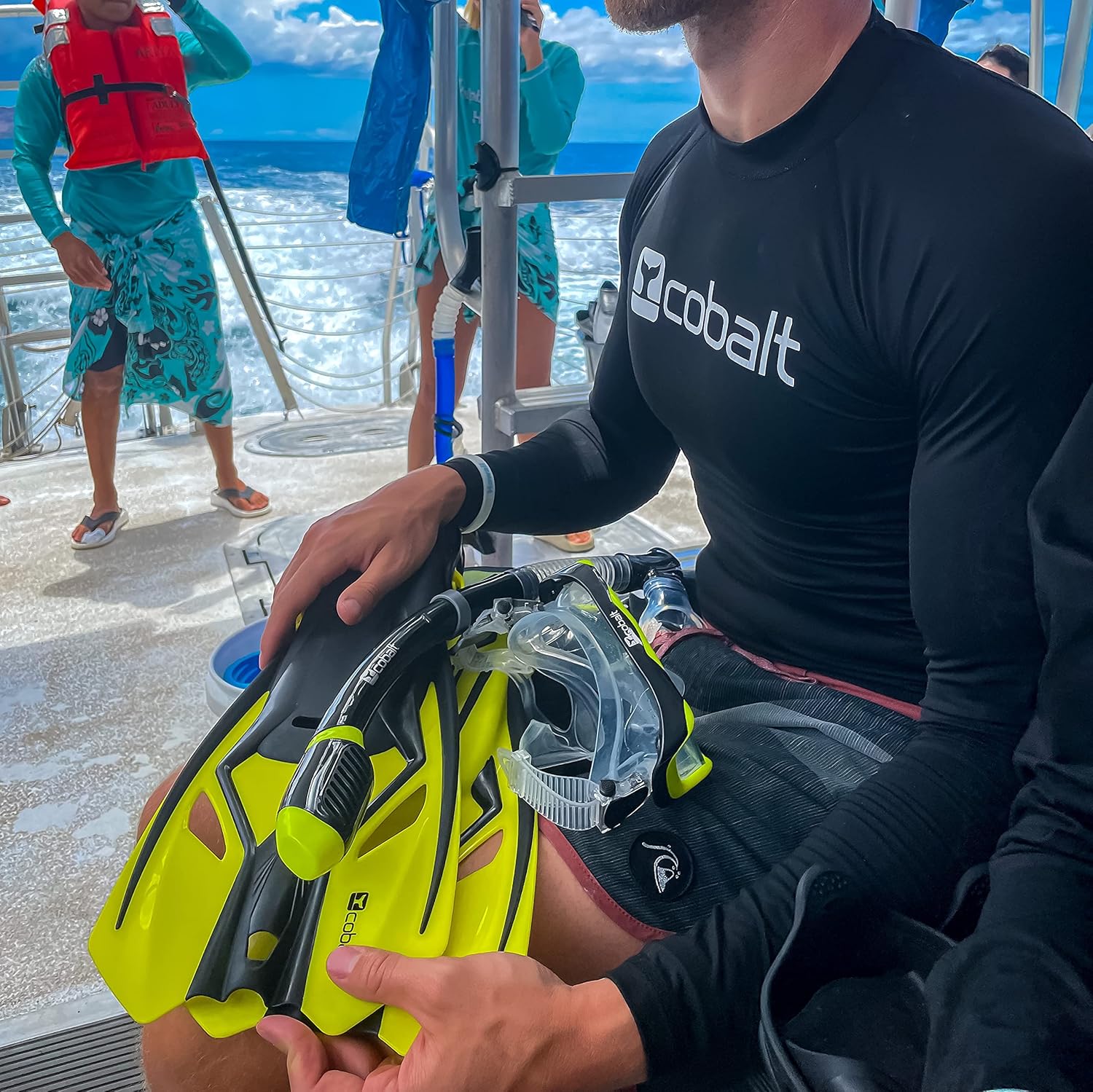 Cobalt Cabo Adjustable Snorkel Fins - Travel Ready Compact Fins for Snorkeling, Swimming and Scuba Diving. Comfort and Performance in Kids and Adult Sizing. : Sports & Outdoors