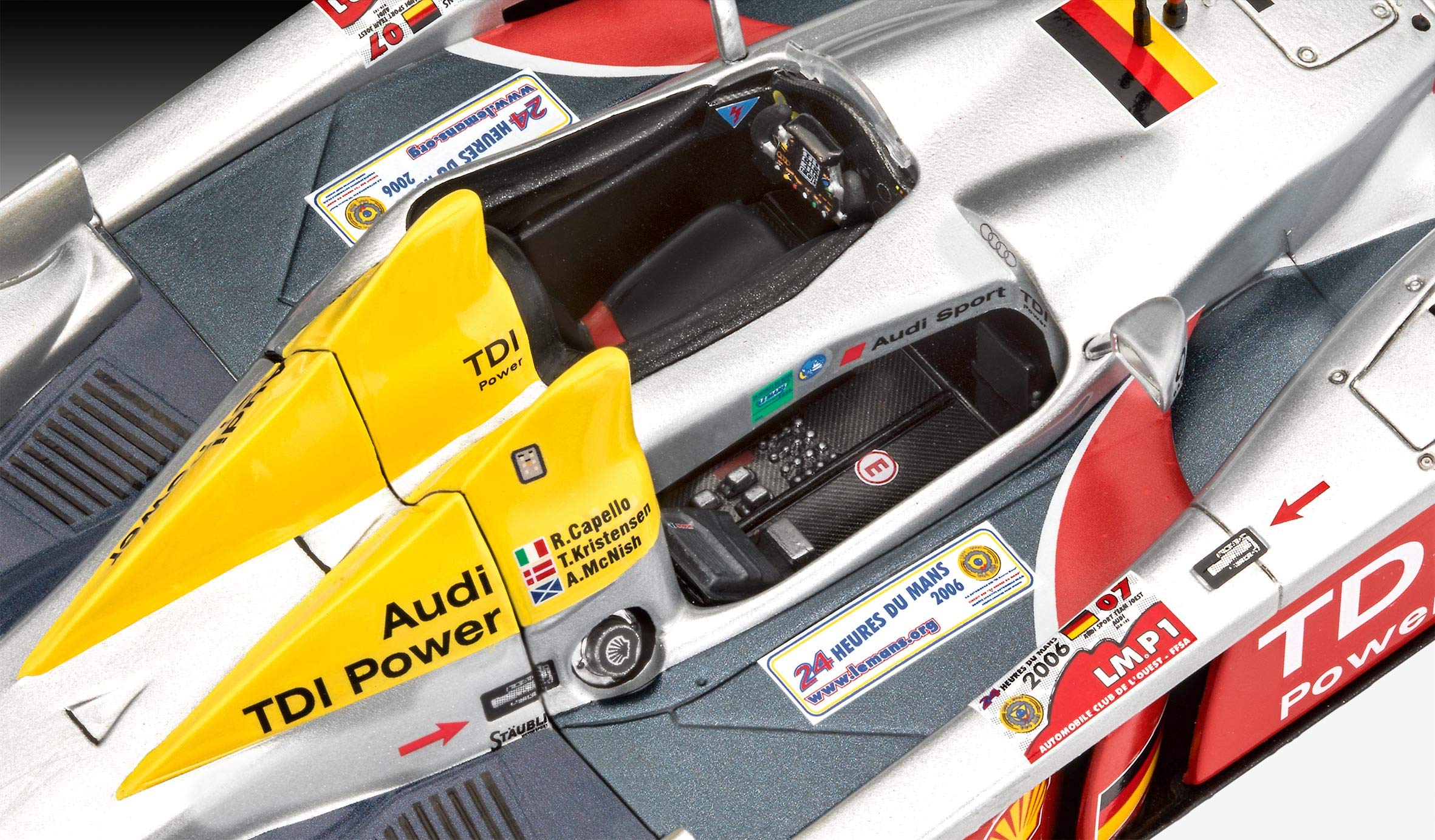 05682 Audi R10 TDI Le Mans + 3D Puzzle
