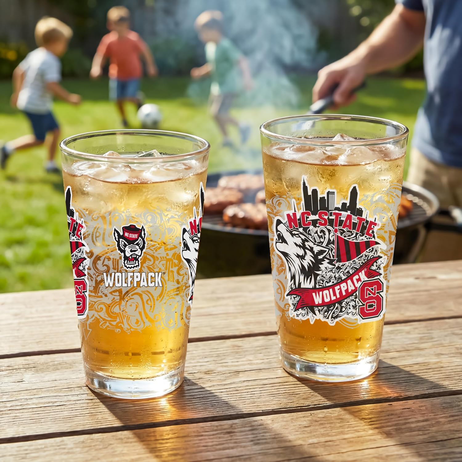 NCAA University of Georgia 16oz Pint Glasses, Set of 2 Beer Glasses, Tall Drinking Glass Cups, Tailgating Barware for Game Day, College Sports Drinkware Gift Set for Fans