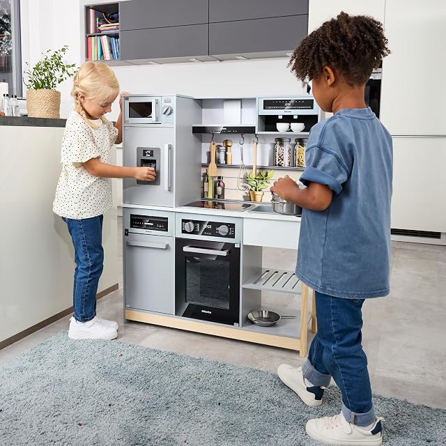 Foto 2 de 6 de Theo Klein 7194 Miele Family Kitchen I Wood kitchen with Stove Including Light and Sound Function I…
