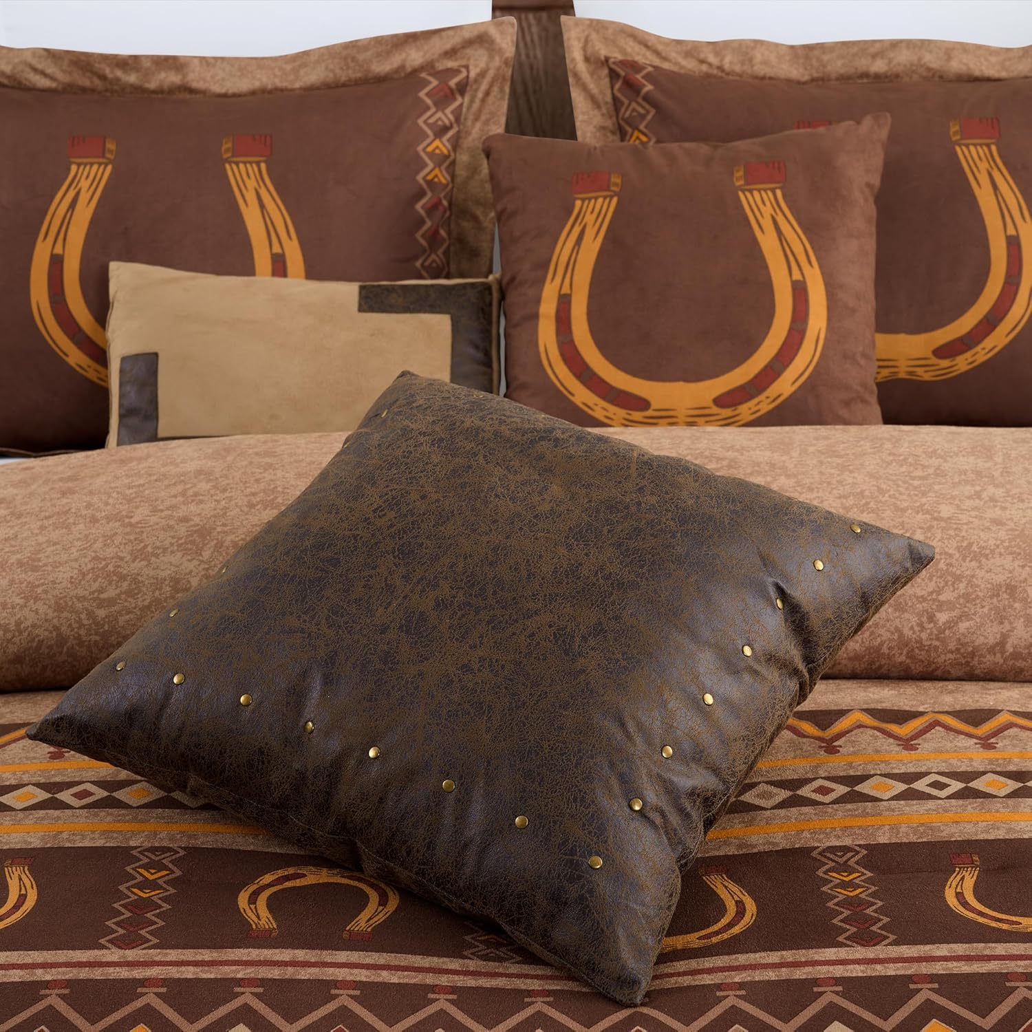 Chezmoi Collection Sedona 7-Piece Southwestern Wild Horses Microsuede Bedding Comforter Set (California King) - Image 4