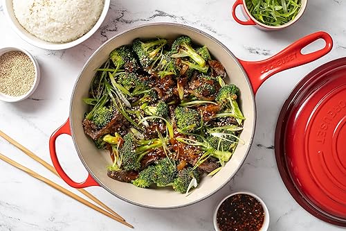 Miniatura 9 de Le Creuset Hierro fundido esmaltado Signature Cassadou, 3.75 cuartos de galón., Cerise