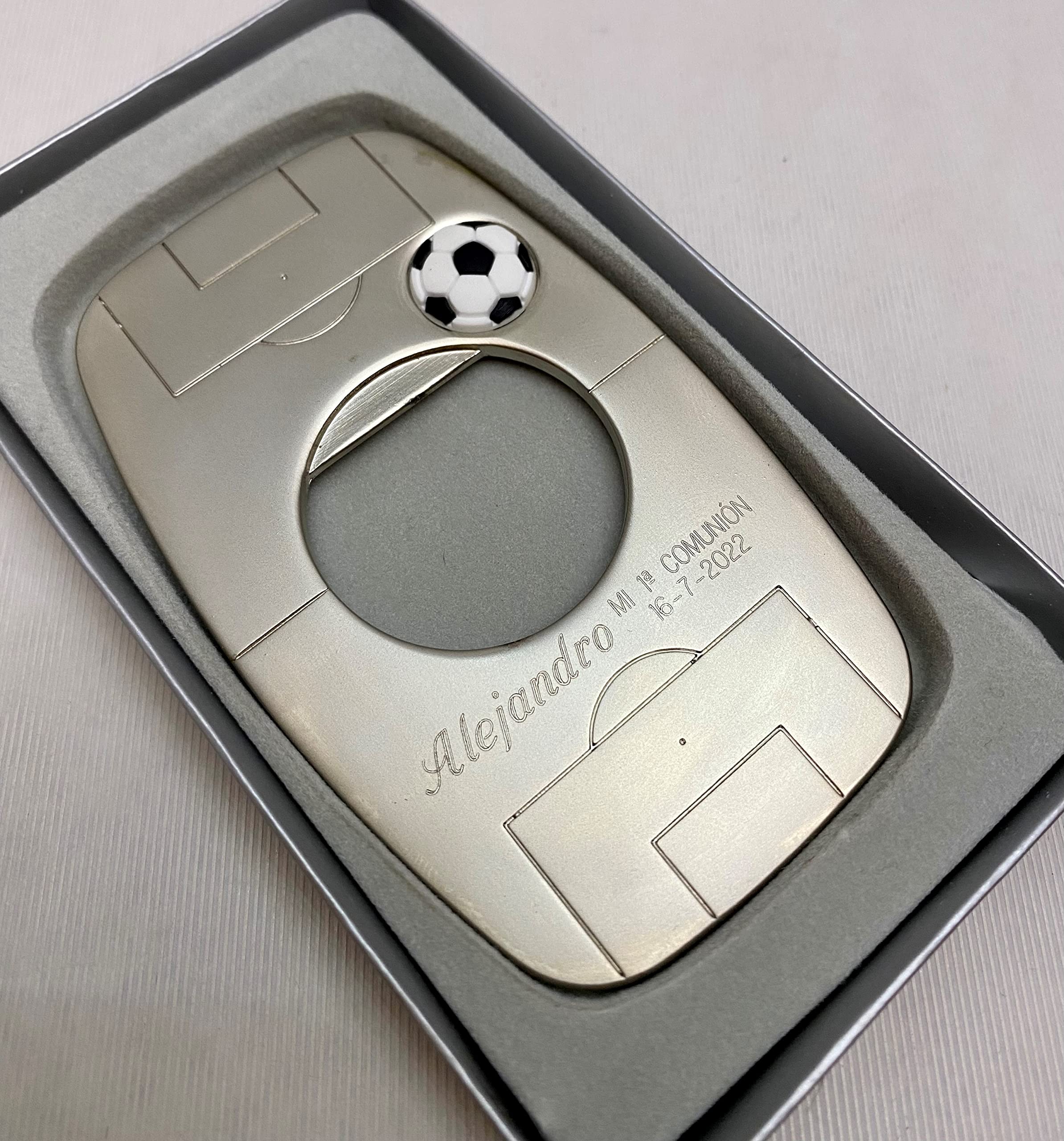 Regalos primera comunión niño para invitados imán abre botellas fútbol GRABADOS con nombre y fecha (pack de 10 unidades) abridores