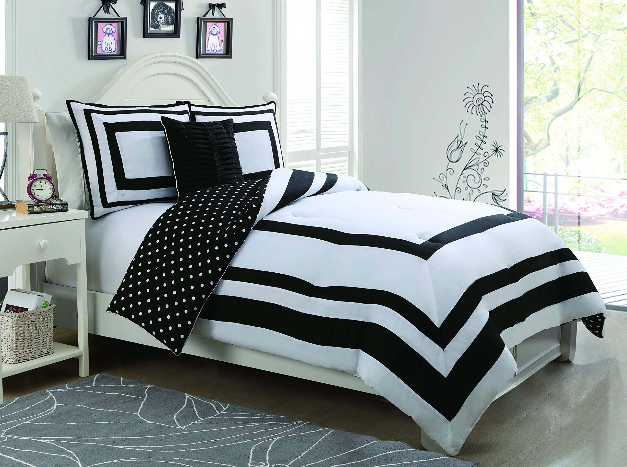 Geneva Home Fashion 4-Piece Hotel Juvenile Reversible Polka Dot Comforter Set, Full, Black