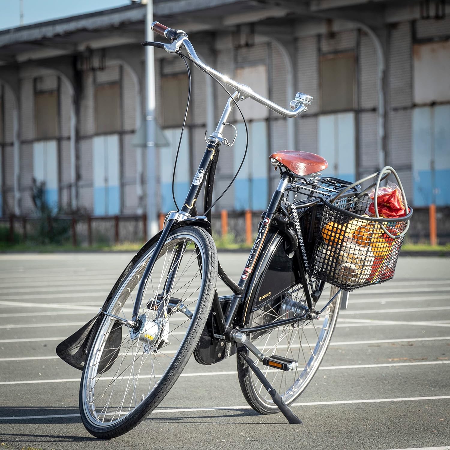 濱本久雄　油絵　油彩画　額縁　金色フレーム 濱本久雄 油絵 油彩画 額縁 金色フレーム 濱本久雄【花をもつ】肉筆油彩画