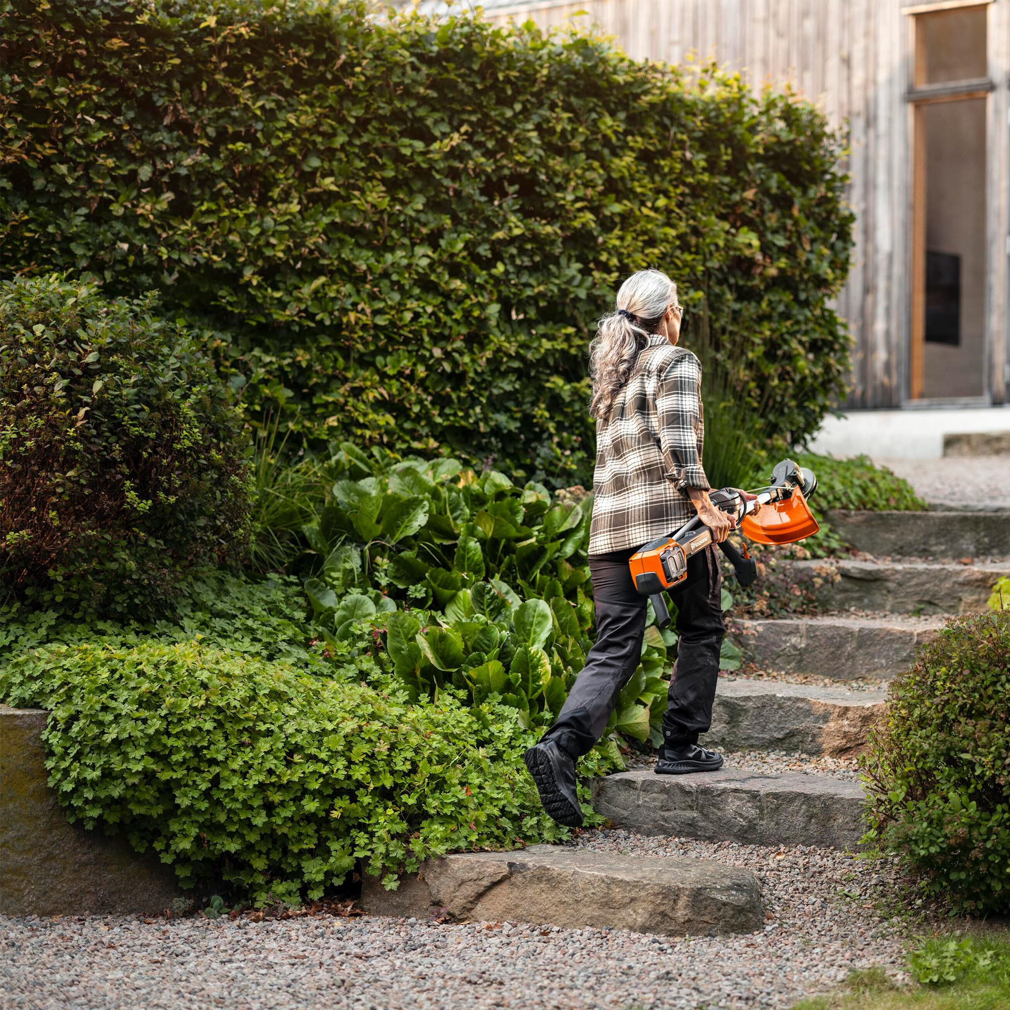 Husqvarna 220iR Podkaszarka Akumulatorowa | Podkaszarka 36V z silnikiem bezszczotkowym, tryb Boost, 36 cm