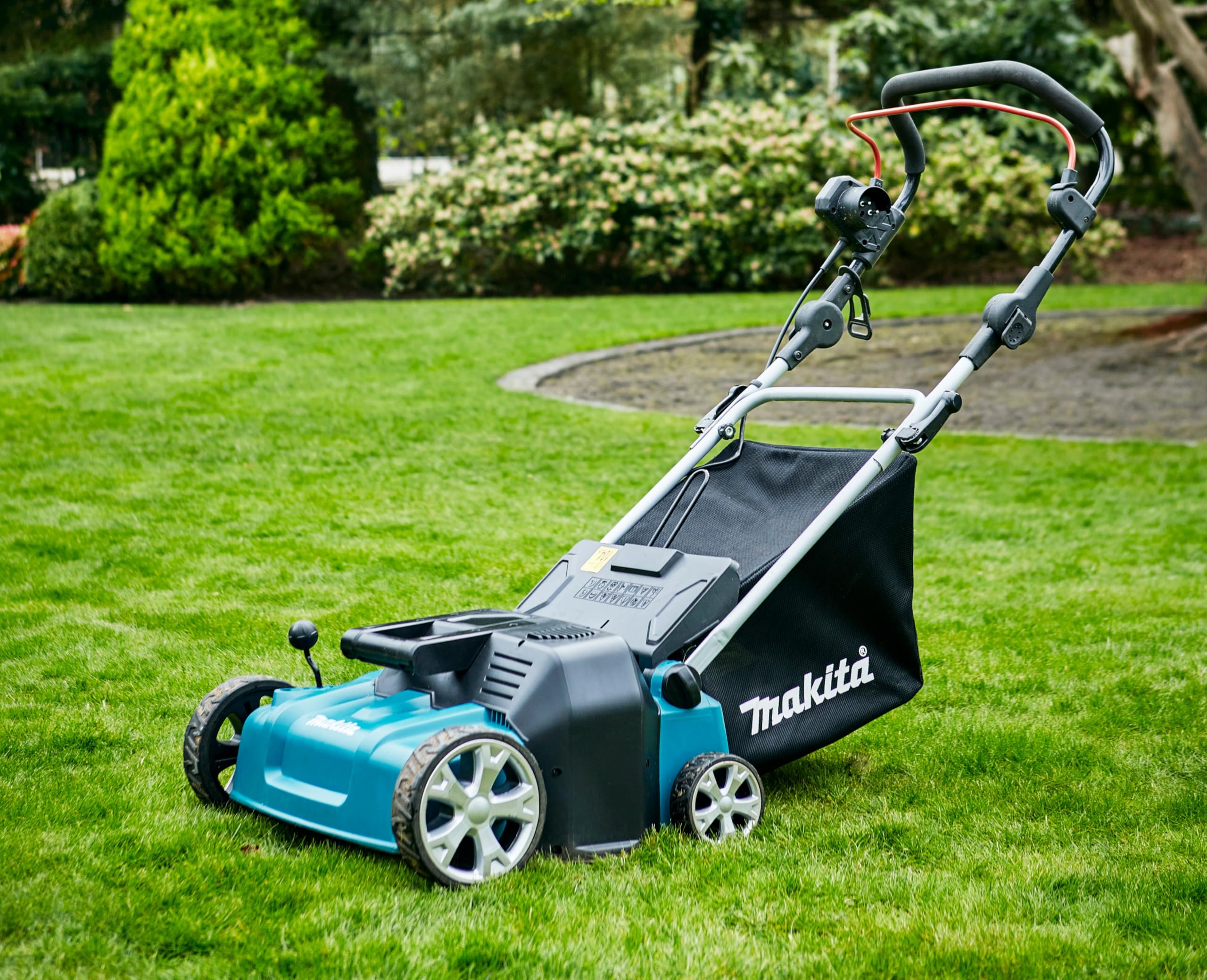 Aparoli UV3600 Scarificateur Makita 1800 W