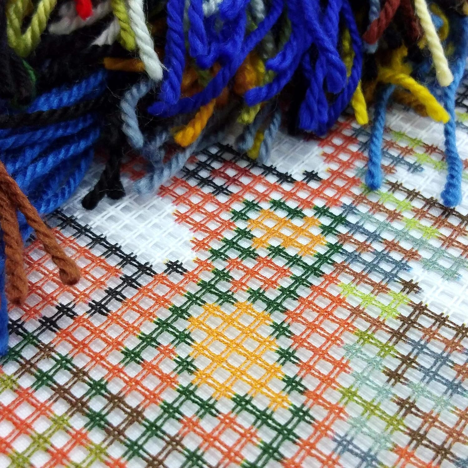 Brvsk Cityscape Stamped Cross-Stitch Kit for Adults and Beginners — Café Terrace at Night by Vincent Van Gogh 16″ × 16″ with Clear, Precise Printed Design on Cotton Canvas; Includes Needles and Yarn