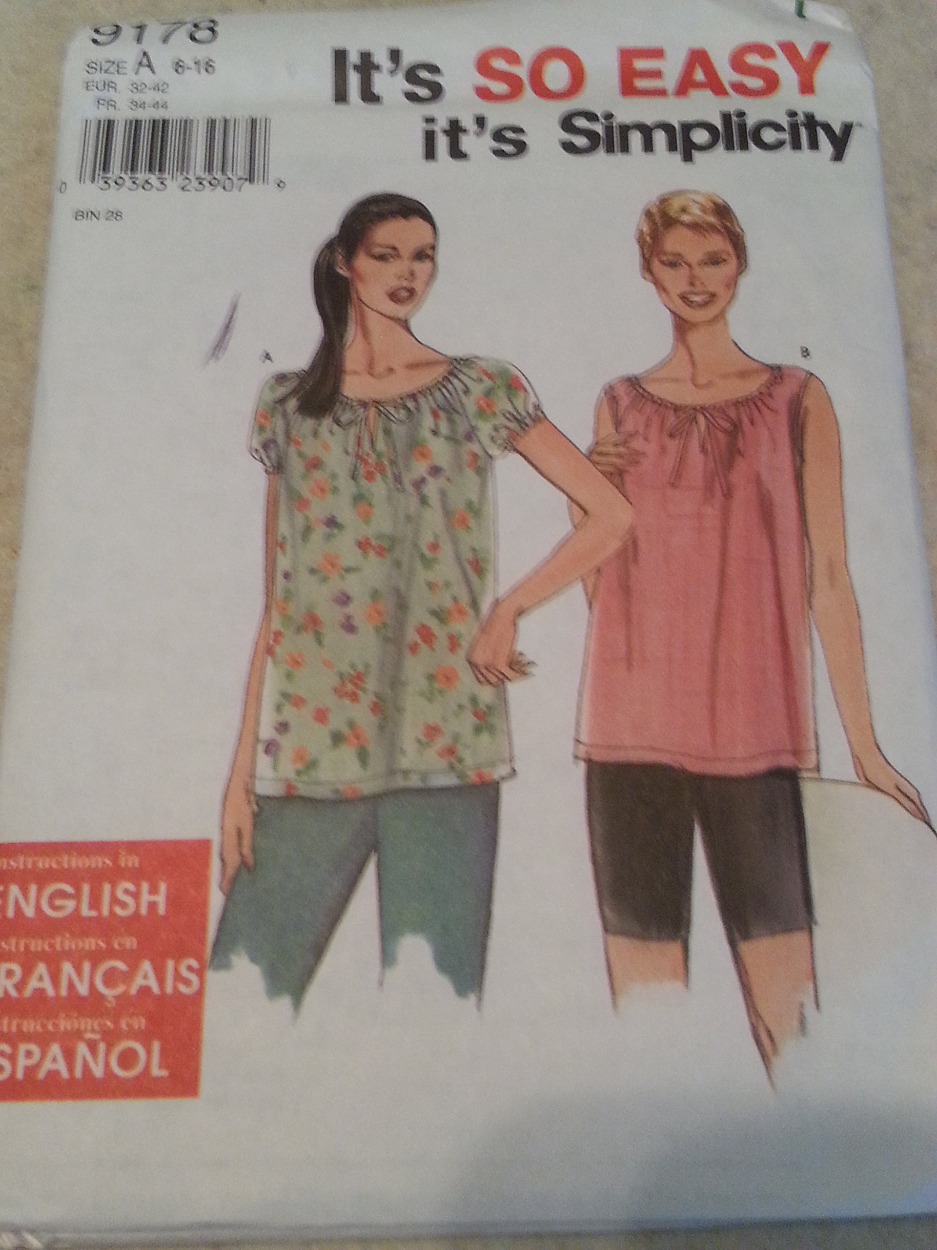 Patron Simplicity 9178 top avec col fronc Taille A 34-44 pour couture facile