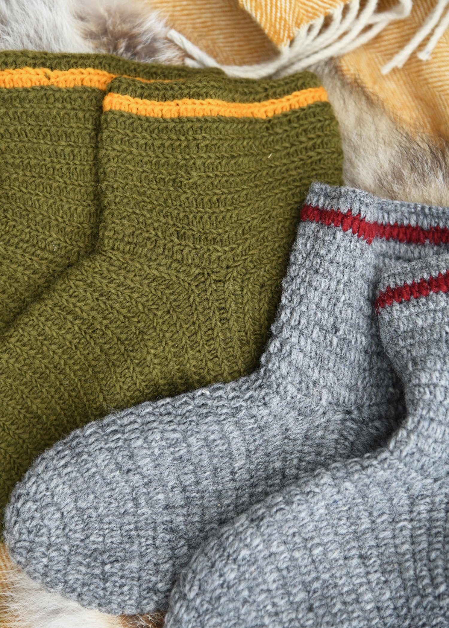 Ulfberth Gehäkelte Wollsocken, Wikinger Socken | Mittelalterliche Fußwärmer, für den Altag, Reenactment, LARP, Historische Darstellungen & Fantasy Cosplay