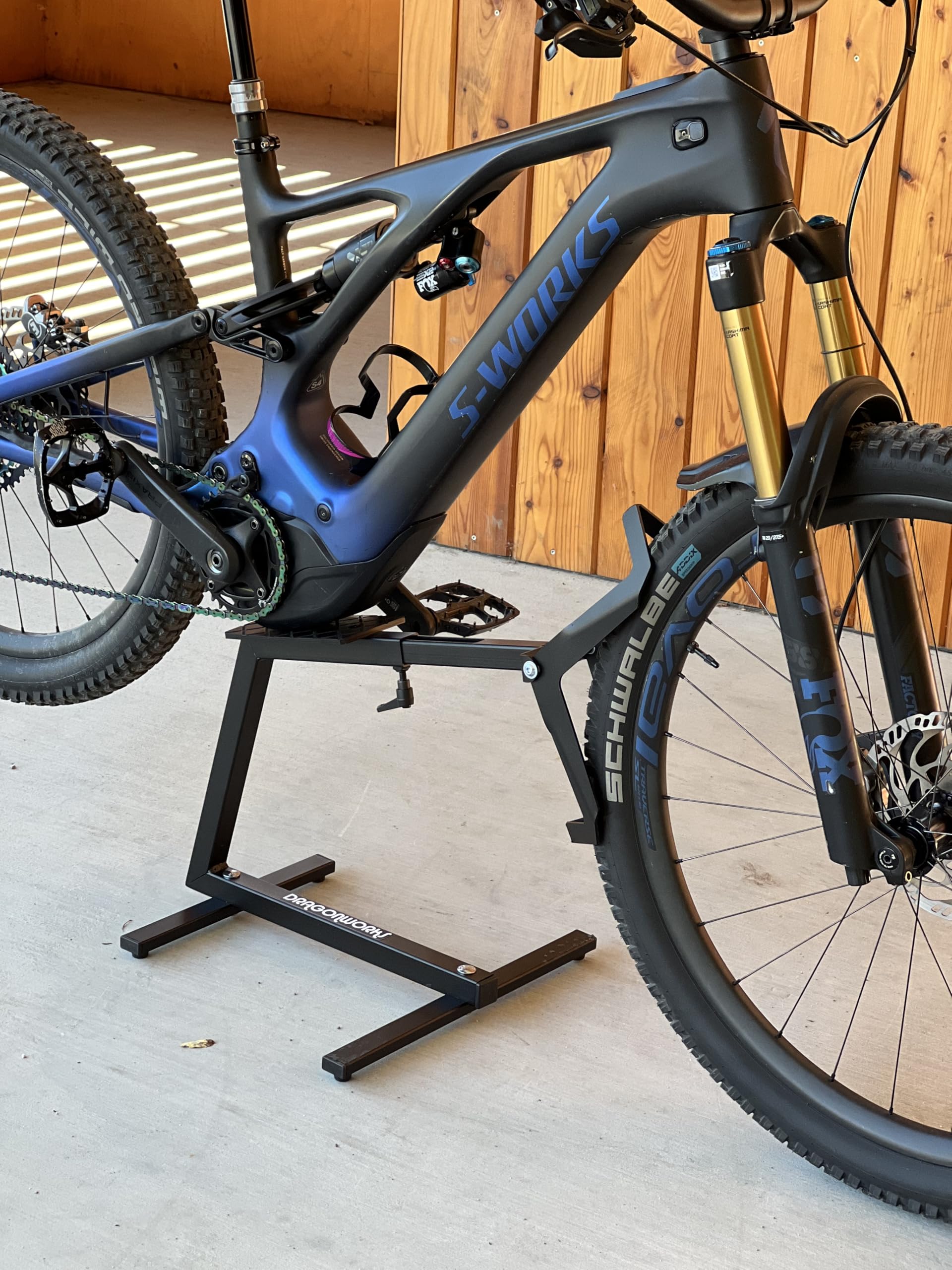 DRAGONWORKS MX Soporte Bicicleta Eléctrica - Soporte Bicicleta para MTB y E-Bike 27,5 - 29”, Rueda Trasera Giratoria para Mantenimiento y Limpieza, Capacidad 45 kg
