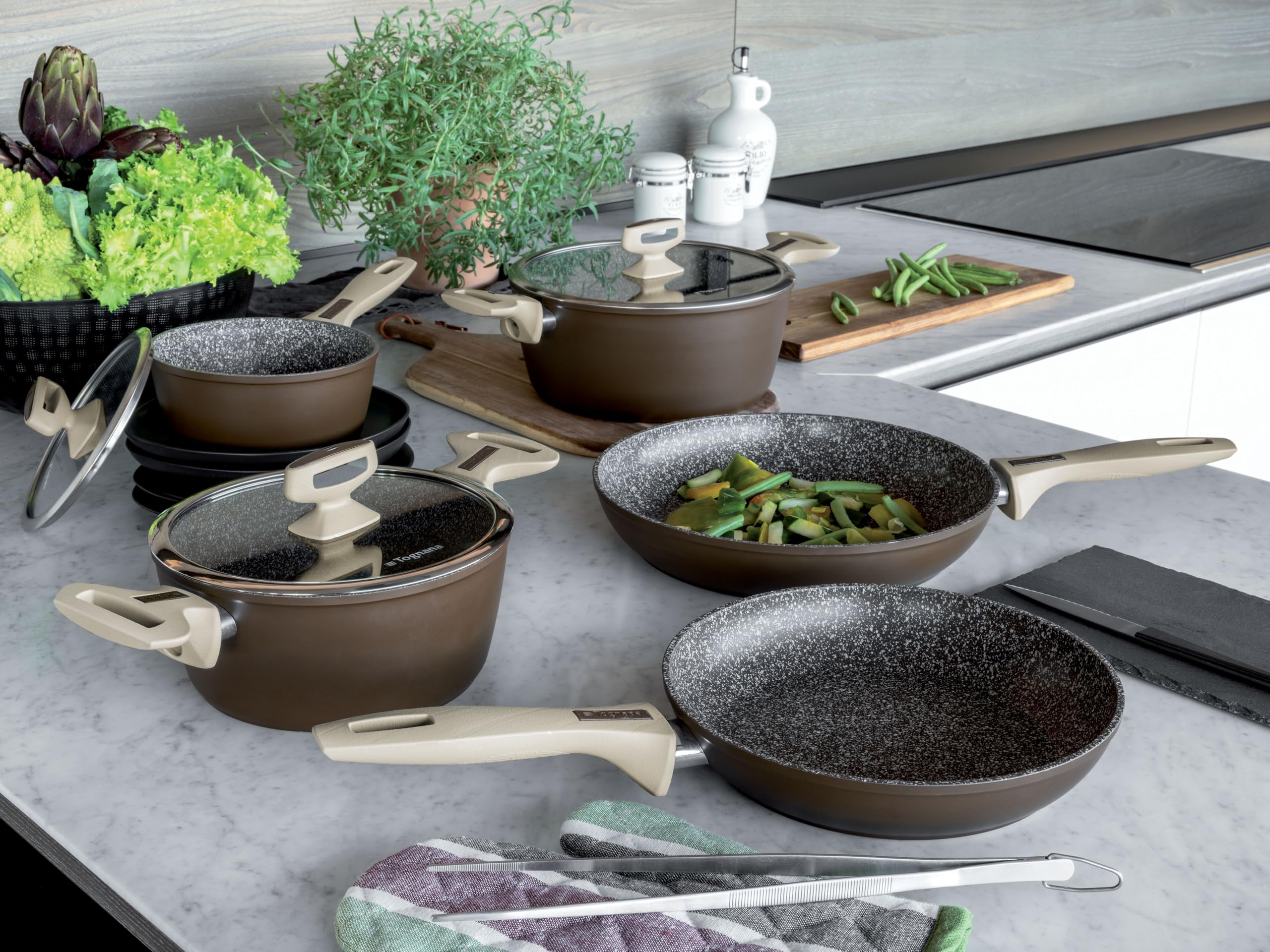 Tognana Pearlbrown stone, Casseruola 2 manici 20 cm con coperchio, alluminio forgiato, marrone