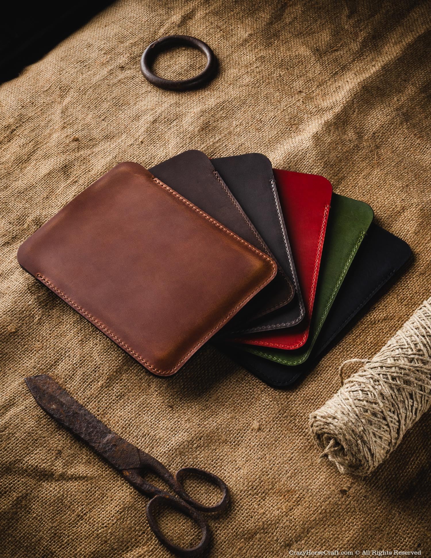 Crazy Horse Craft Custodia in Pelle per Amazon Kindle Colorsoft 7 Pollici | Cover artigianale in pelle italiana conciata al vegetale, protegge l'e-reader in viaggio, sviluppa una patina unica