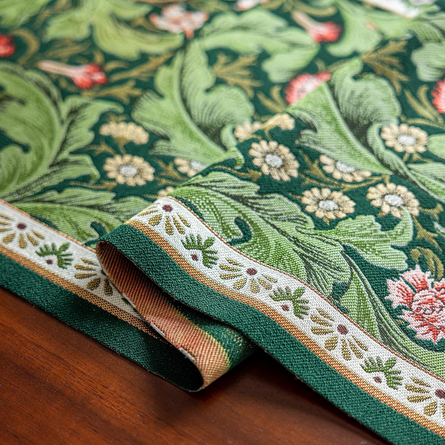 Tassel Table Runner Green Floral Rectangular Polyester Jacquard Bed Runner Home Restaurant Kitchen Living Room Dining Coffee Table Cabinet Decoration for Party Holiday Picnic Wedding-90"