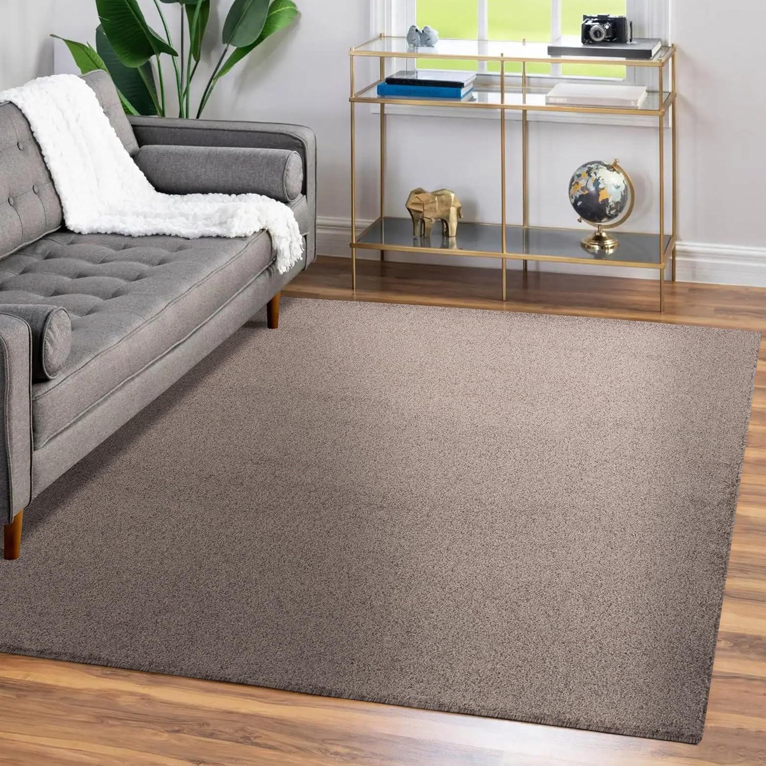 Product image of Teppium Moderner Kurzflor Teppich Wohnzimmer 250x350 (240 x 340 cm) Mokka - Waschbarer Teppich Dichtere, Flauschig, Extra Weich und Einfarbig - für Schlafzimmer, Esszimmer oder Küche