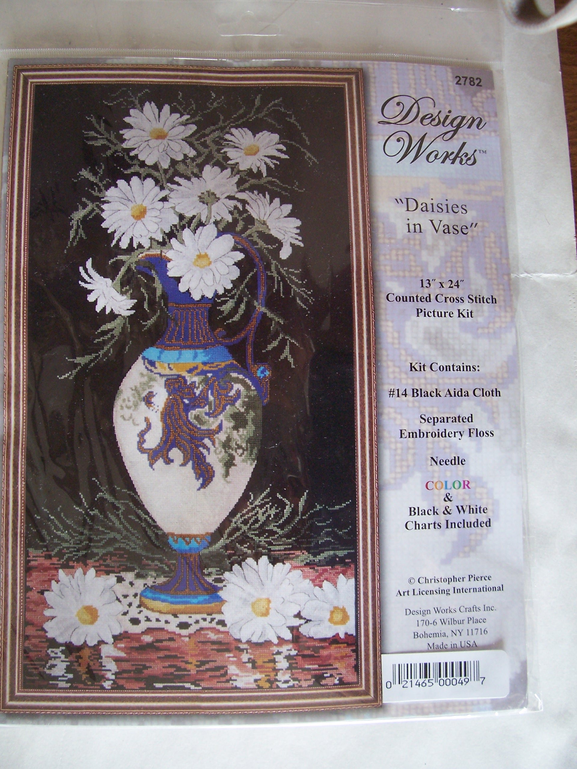 Amazon.com: Daisies in Vase Counted Cross Stitch Picture Kit