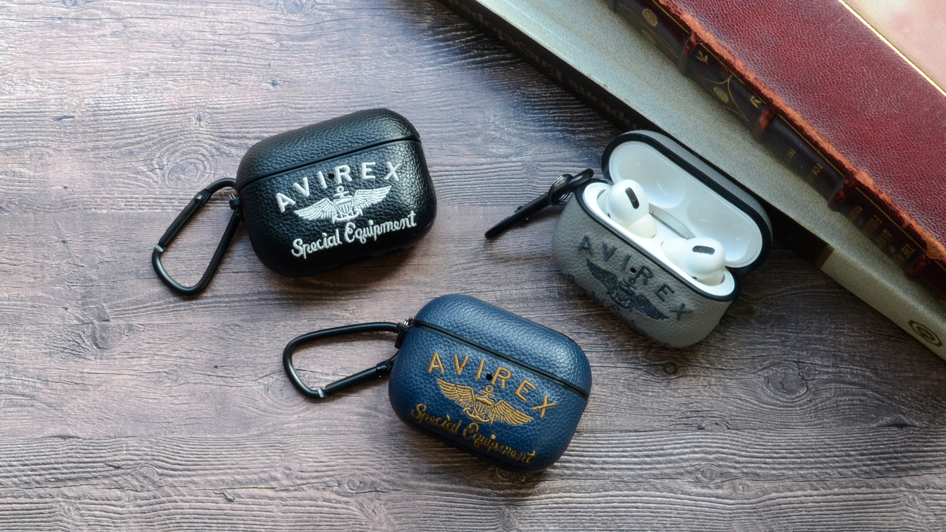【正規品】AirPods Pro 高級ケース付 Amazon | AVIREX 正規品 AirPods Pro2 ケース 「 刺繍ロゴ 」 カラビナ