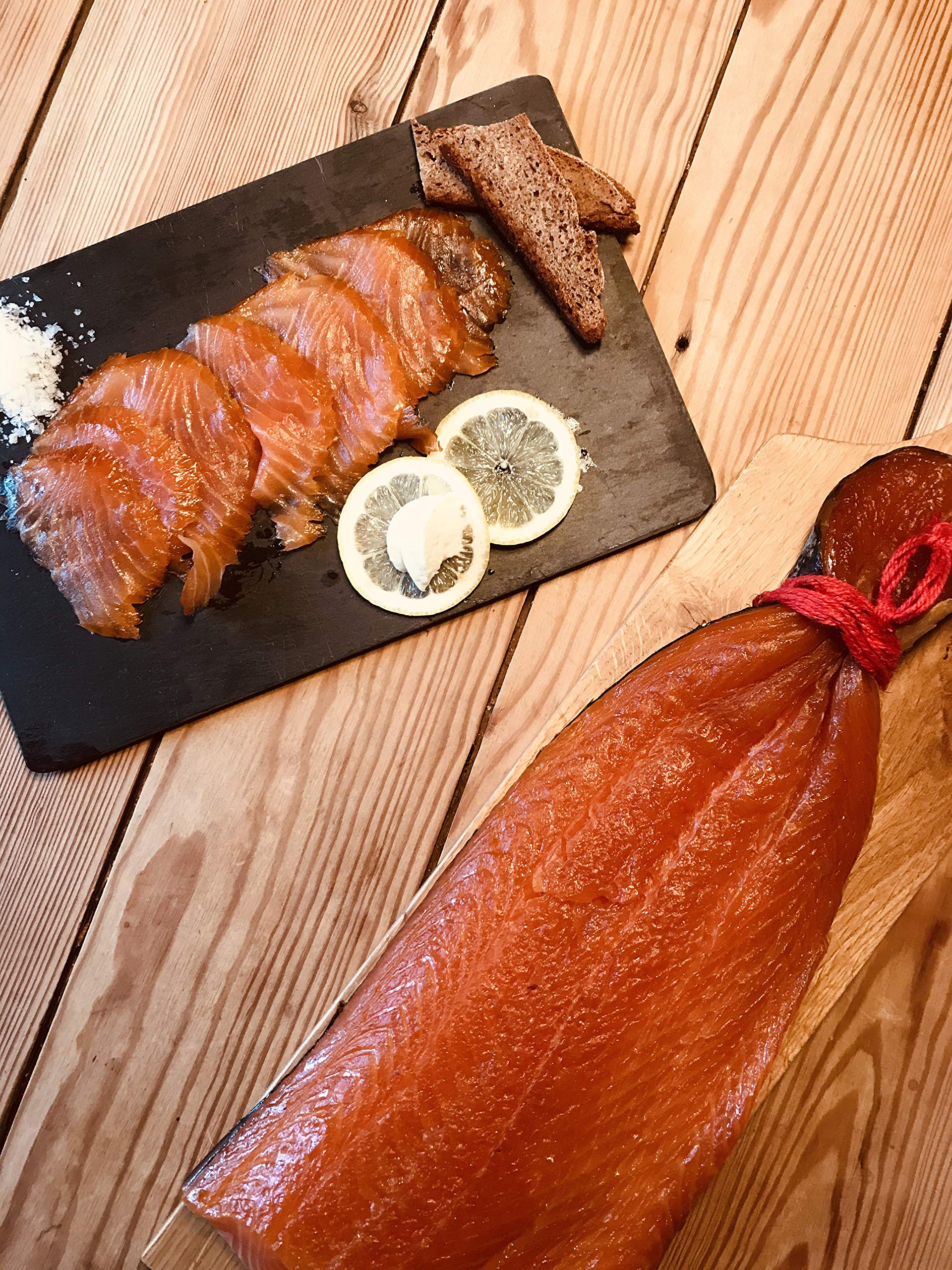 Färöer Räucherlachs - Der mit der roten Kordel - ca.1.2kg - Extrem Mild im Geschmack 2x mild geräuchert