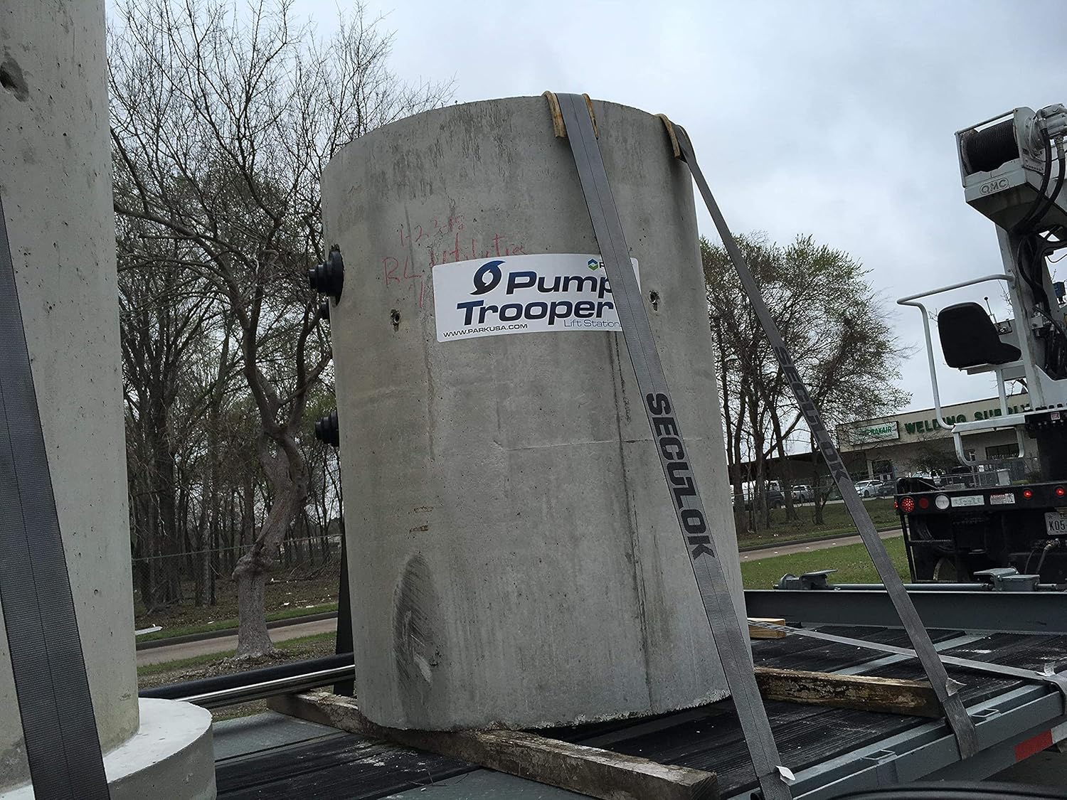 4" x 30' Winch Straps for Flatbed Trailer with Flat Hooks | Grey Heavy Duty Tie Down Strap w/Flat Hooks | 5,400 Lbs WLL Cargo Control Accessories for Gooseneck Trailers & Tow Trucks, 1 Pack - Image 4