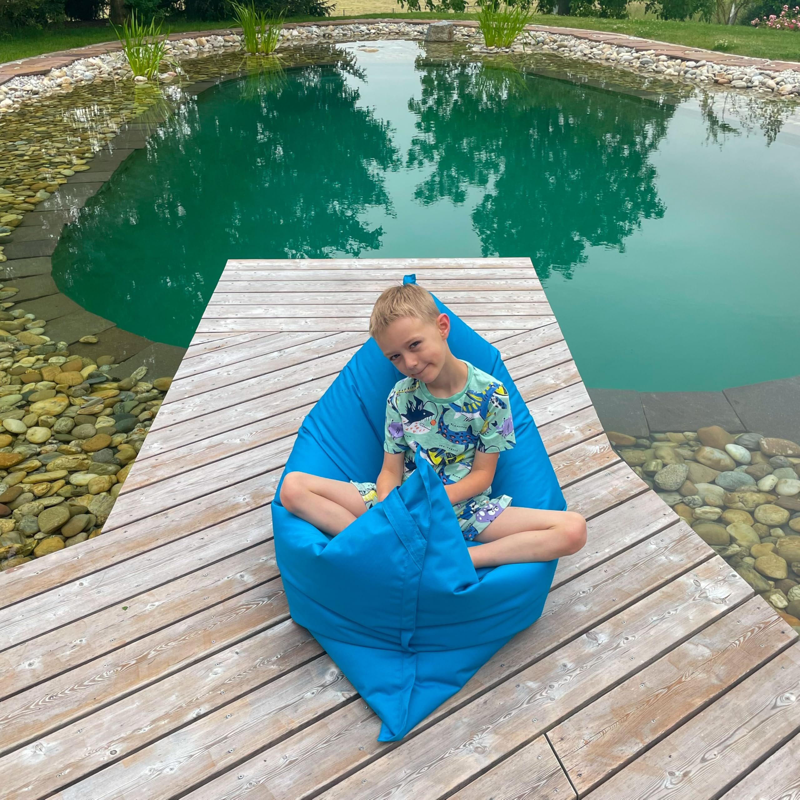 Bruni Kinder-Sitzsack Caree Kids in Blau – rechteckiger Indoor- und Outdoor-Sitzsack für Kinder mit 140x100 cm und Innenhülle, Bean Bag aus Deutschland