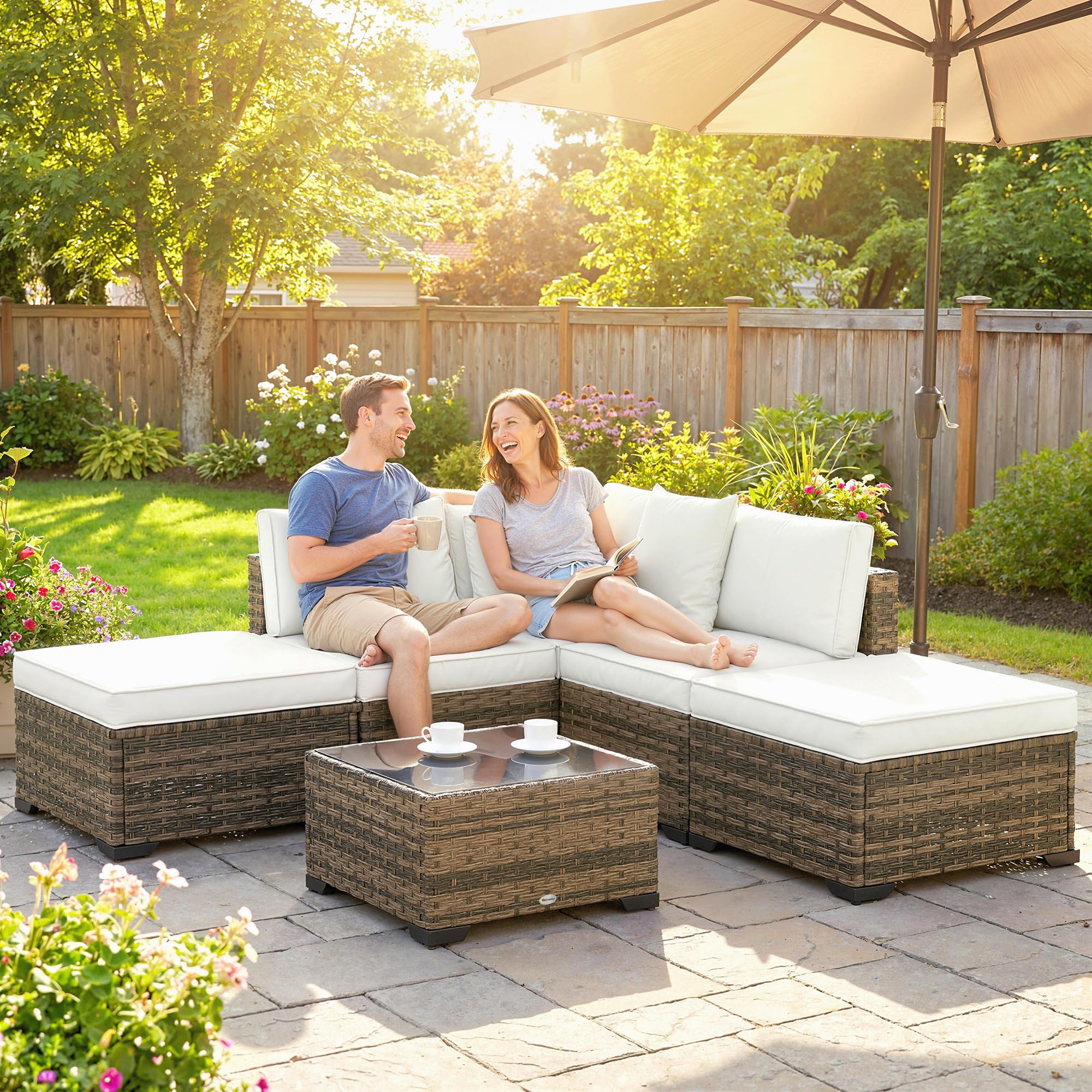 Outsunny Salon de jardin extérieur d'angle 5 places modulable en résine tressée avec canapés, repose-pieds, table basse en verre trempé et coussins, mobilier de jardin, terrasse, patio, crème et jaune