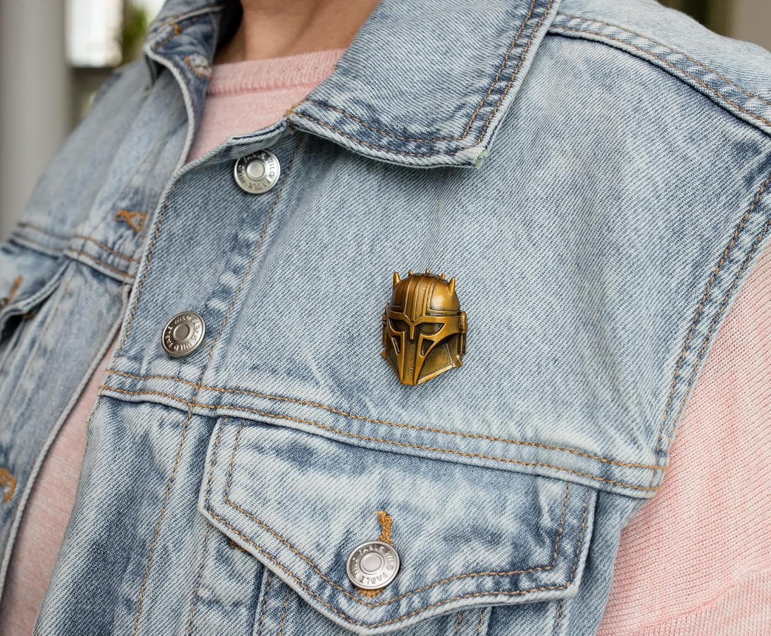 SalesOne Star Wars: The Mandalorian 4-Piece 3D Metal Helmet Pin Set | Badge Accessories for Lanyard, Backpack, Clothes