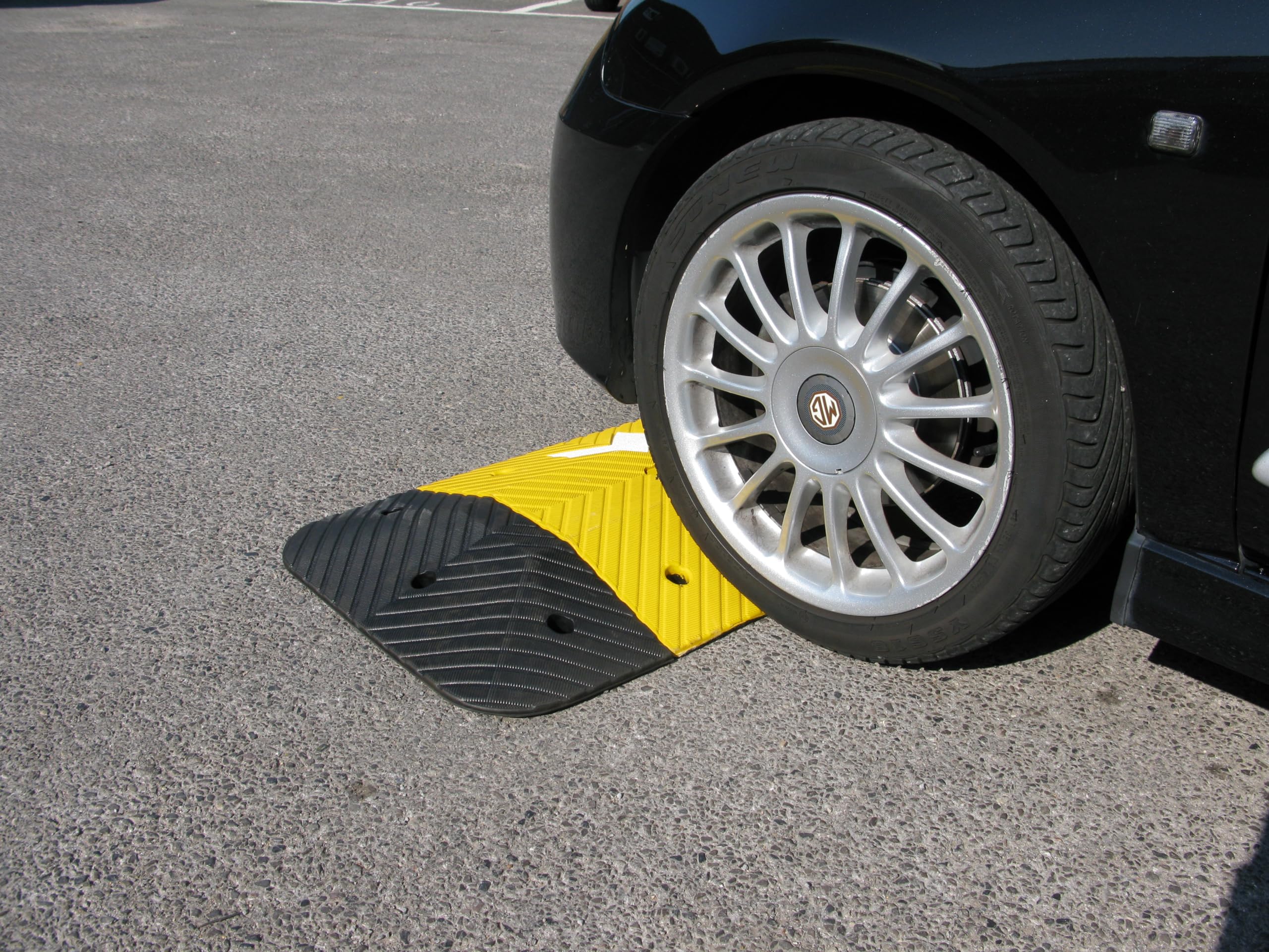The Ramp People 1.5m Heavy Duty Speed Bump Kit With Fixings 10mph 60mm High~8800213065108 01c Mp - View #2
