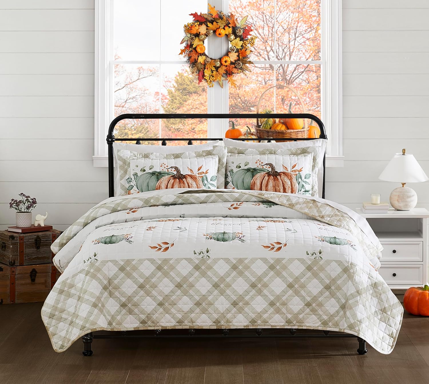 Avanti Linens - Quilt Set, Super Soft Bedding with Matching Shams, Fall Room Decor (Grateful Patch Collection, King)