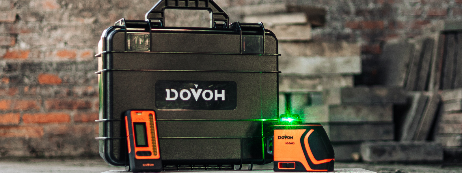 Amazon | DOVOH 高輝度 レーザー墨出し器 受光器付き 昼光高視認性 