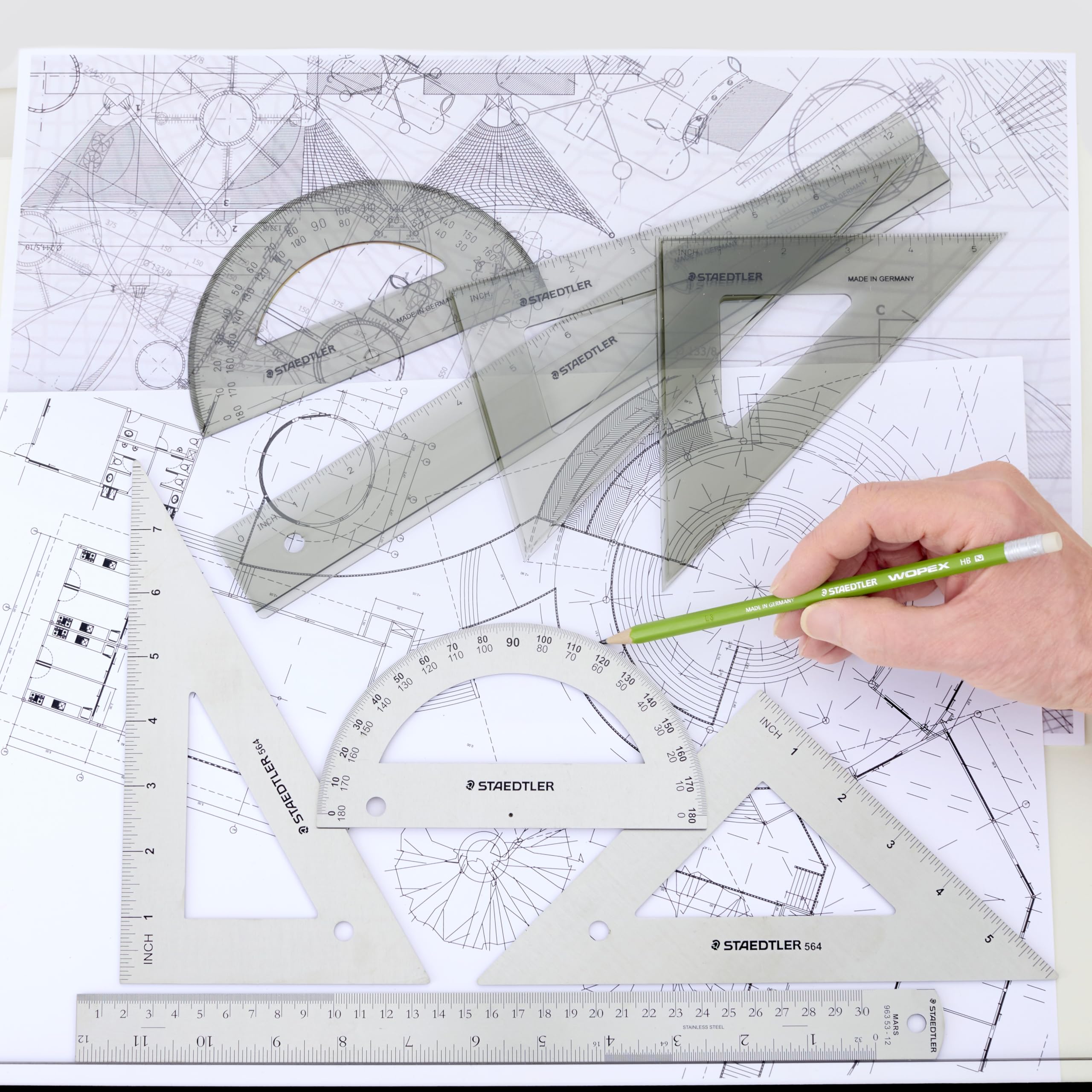 Staedtler Mars 56932BK Mathematik-Set, aus robustem Kunststoff, 4-teilig