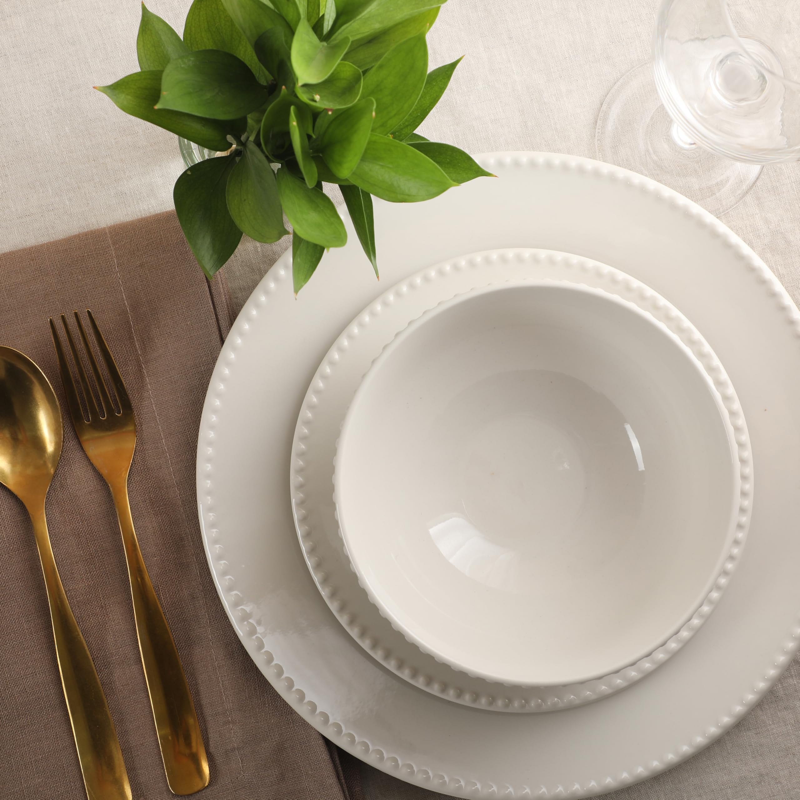 Gibson Home Caviara Teller und Schüsseln, 12-teiliges Geschirr-Set, weißer runder Perlenrand, Keramik-Schüssel-Set, Speiseteller, Salatteller & Müslischalen