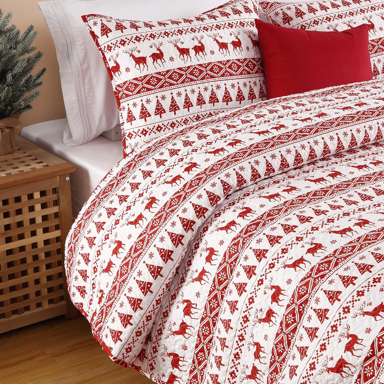 CAROMIO Christmas Quilt Set King Size - Boho Reversible Bedspread Coverlet Set with Christmas Tree Reindeer Snowflakes Printed Pattern, Soft Lightweight Bohemian Quilt Bedding Cover Set King