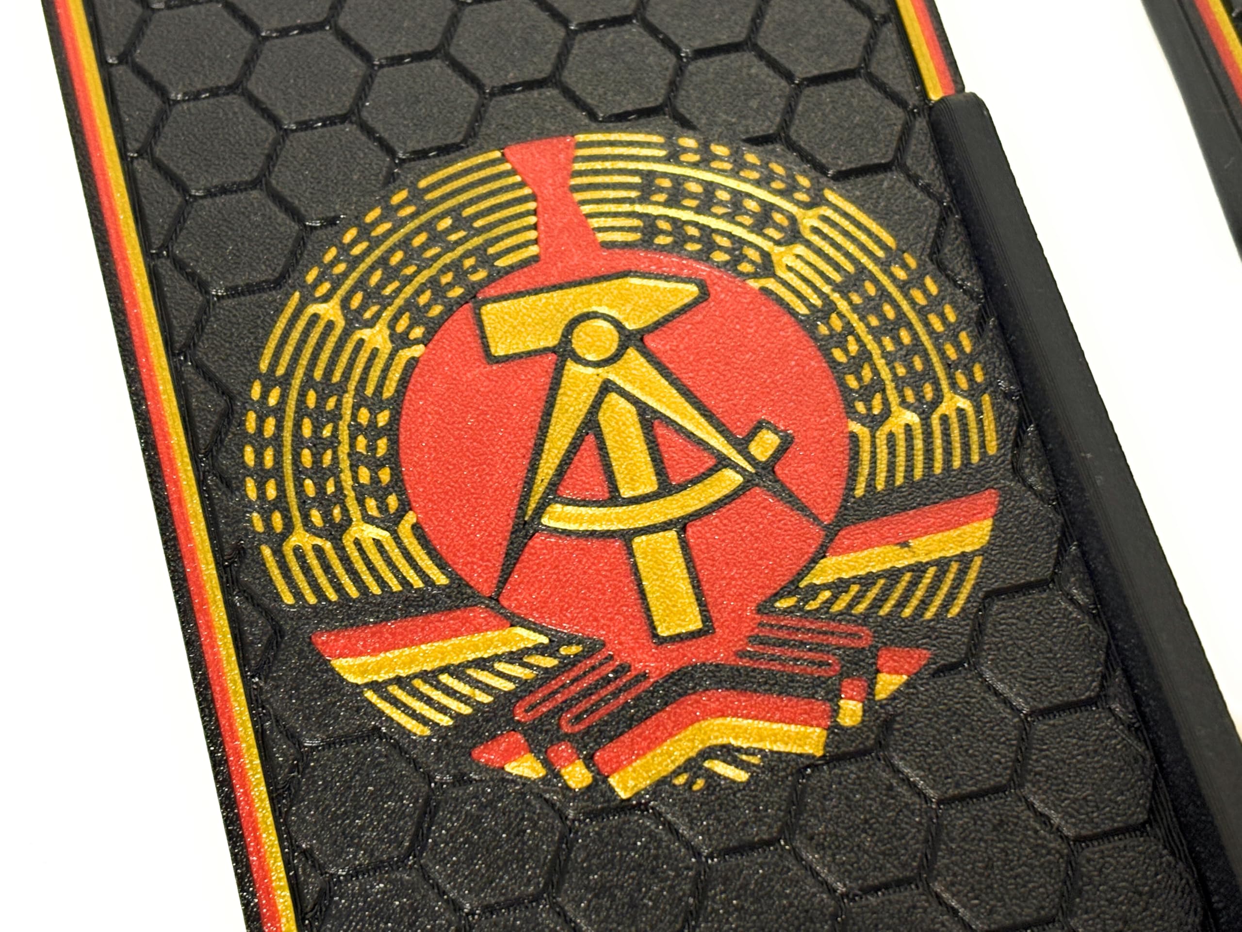 Trittbrett Set für Simson Schwalbe KR51 Trittblech aus Kohlefaserkunststoff, 3D-gedruckt, witterungsbeständig, extrem stabil, mit Edelstahl Schrauben, Scheiben und Muttern, DDR-Emblem