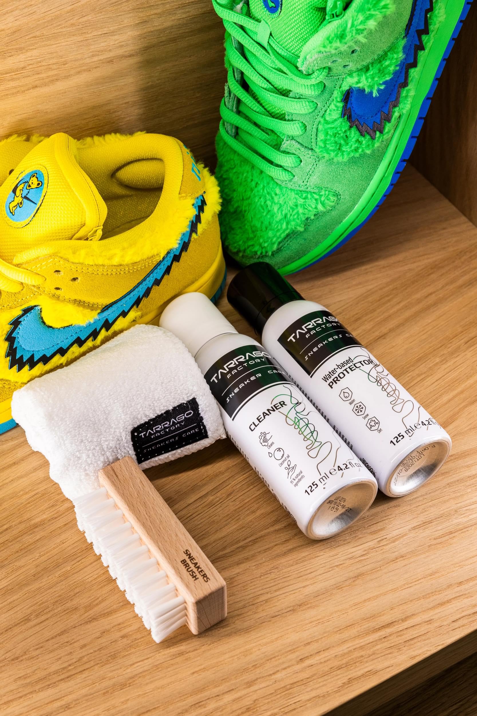 Sneakers Care Kit | Kit d'entretien, de nettoyage et de protection des chaussures | Avec des ingrédients naturels | Comprend une brosse et un chiffon de nettoyage