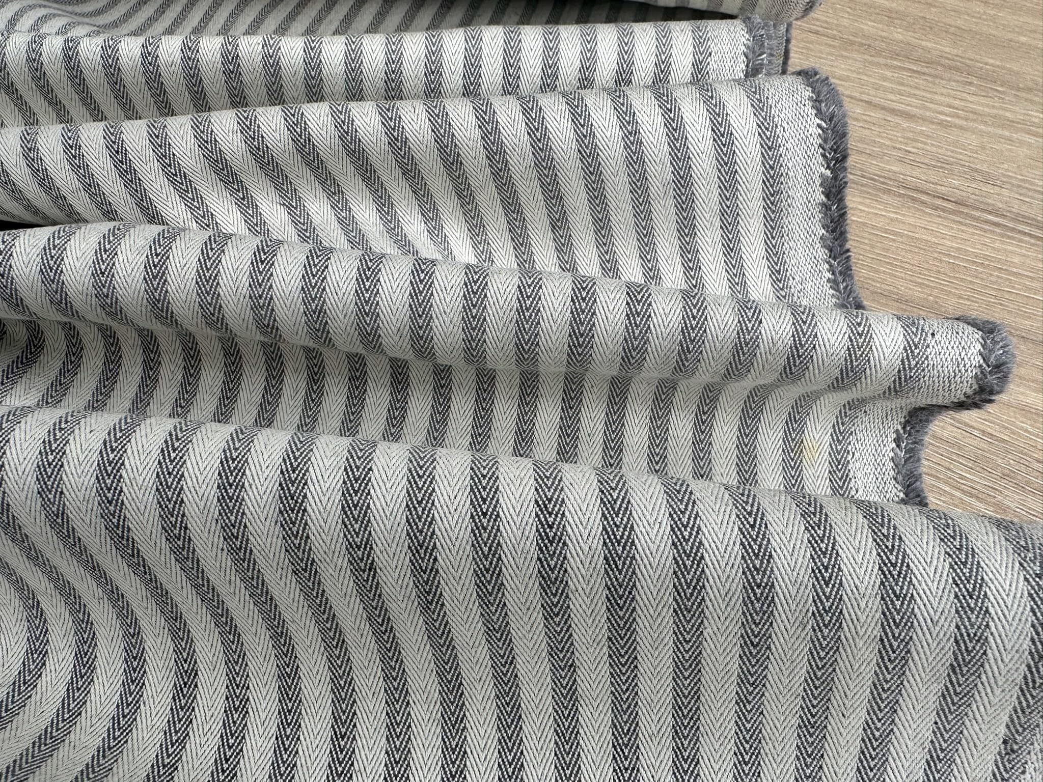 Tissu à chevrons effet lin 5 mm pour coussin à rayures crème pour décoration d'intérieur, couture – 328 cm extra large – vendu au mètre (gris foncé)