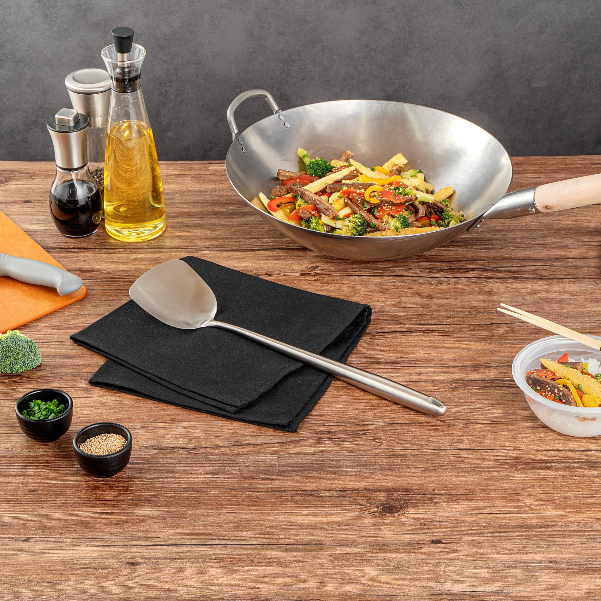 Restaurantware - Motomori - Espátula de wok de 17 pulgadas, 1 volteador de cocina ancho, agujero para colgar, mango extralargo, espátula de cocina china de acero inoxidable 304, apta para